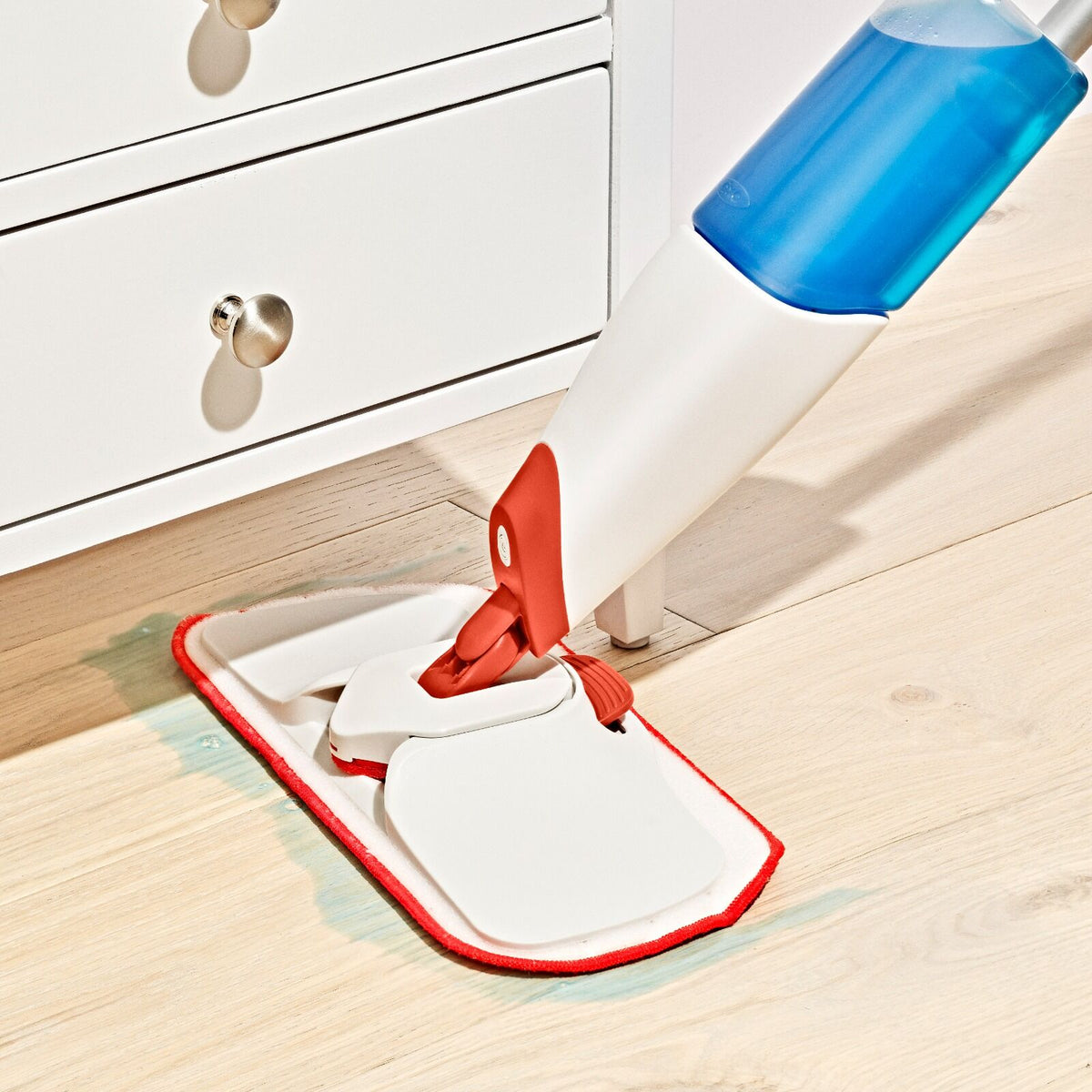 microfiber-spray-mop-b1 gg_12422900_spray-mop_pdp_06.jpeg