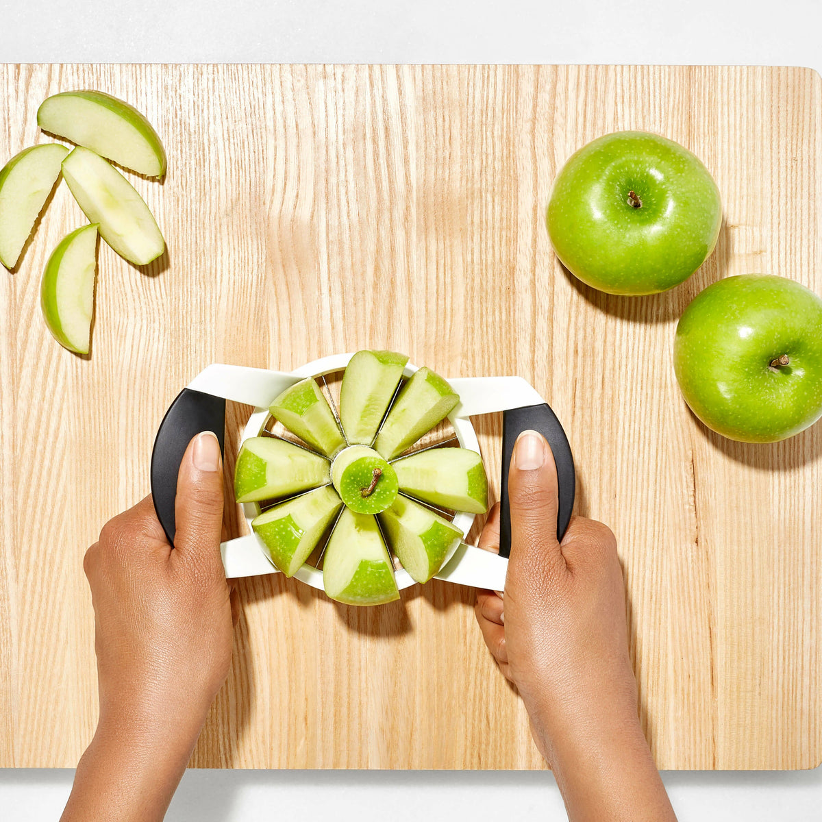 apple-divider-q5 gg_32681_4b_1_.jpg