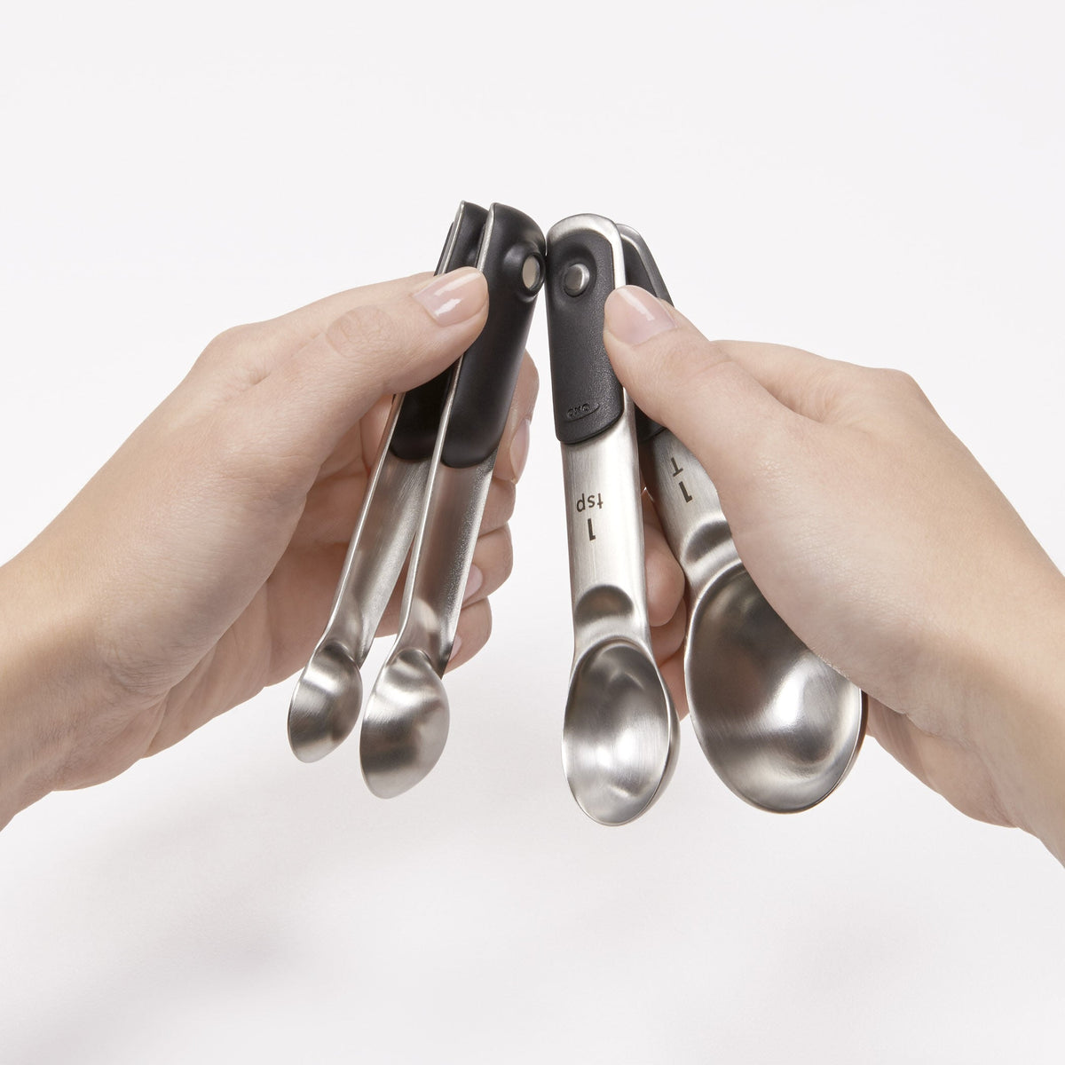 stainless-steel-measuring-spoons-n4 11132100_4_oxogoodgrips_stainlesssteelmeasuringspoons.jpg