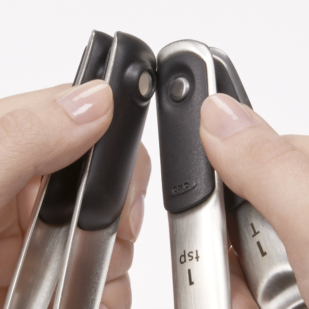 stainless-steel-measuring-spoons-n4 11132100_5_oxogoodgrips_stainlesssteelmeasuringspoons.jpg