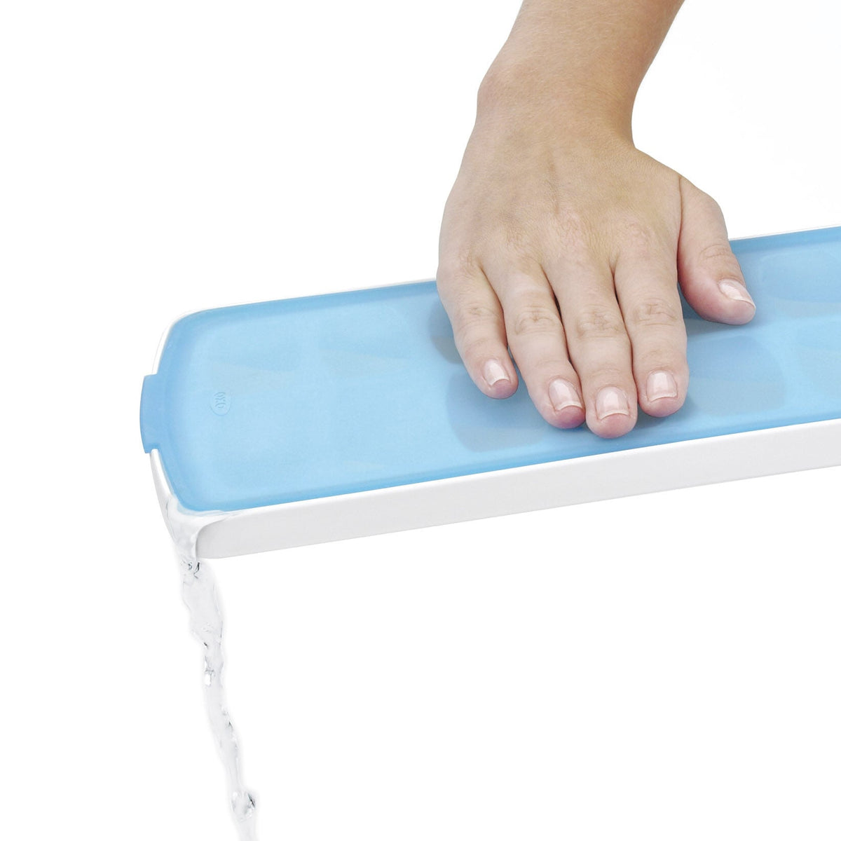 no-spill-ice-cube-tray-q2 1132080_2_no-spill_ice_cube_tray.jpg