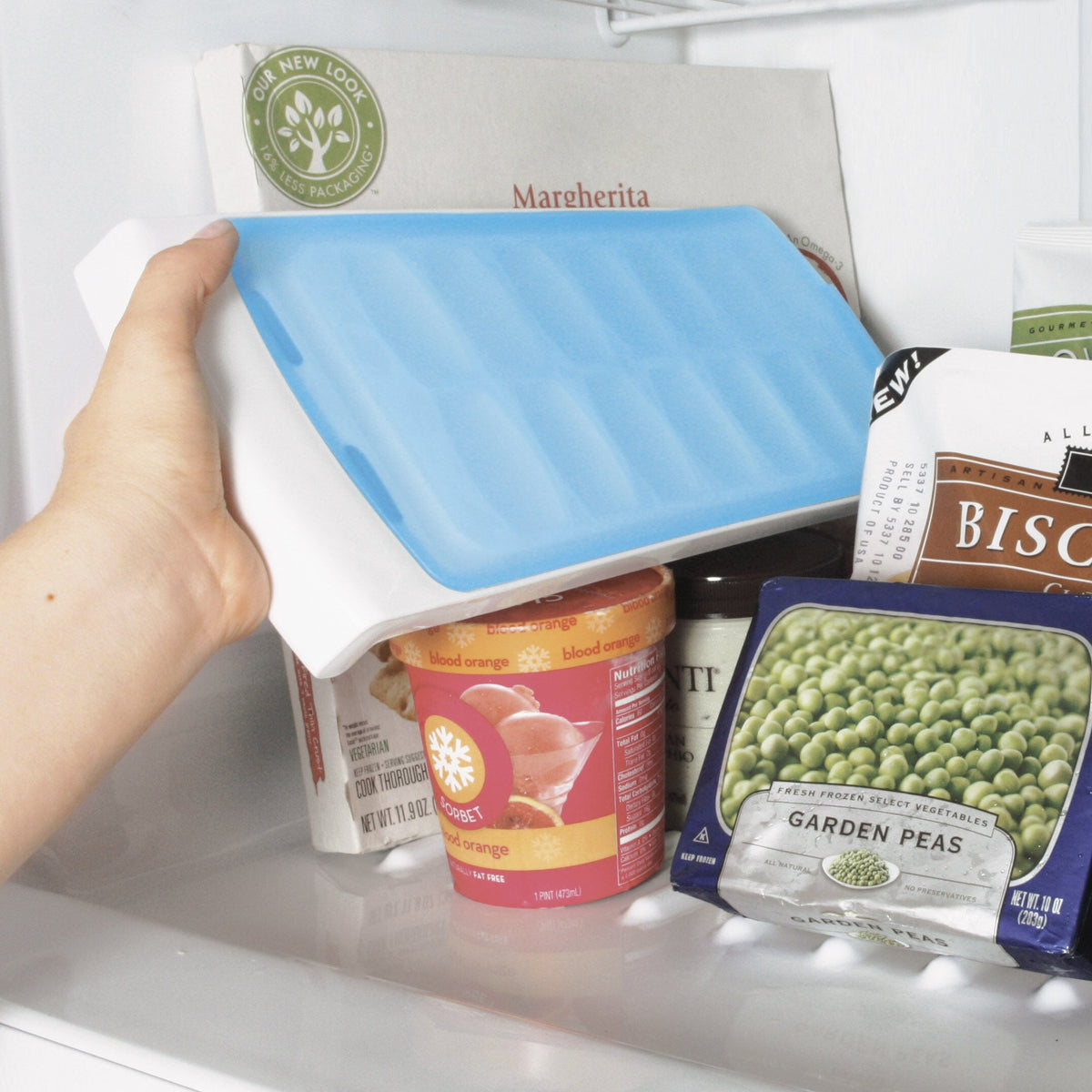 no-spill-ice-cube-tray-q2 1132080_4_no-spill_ice_cube_tray.jpg