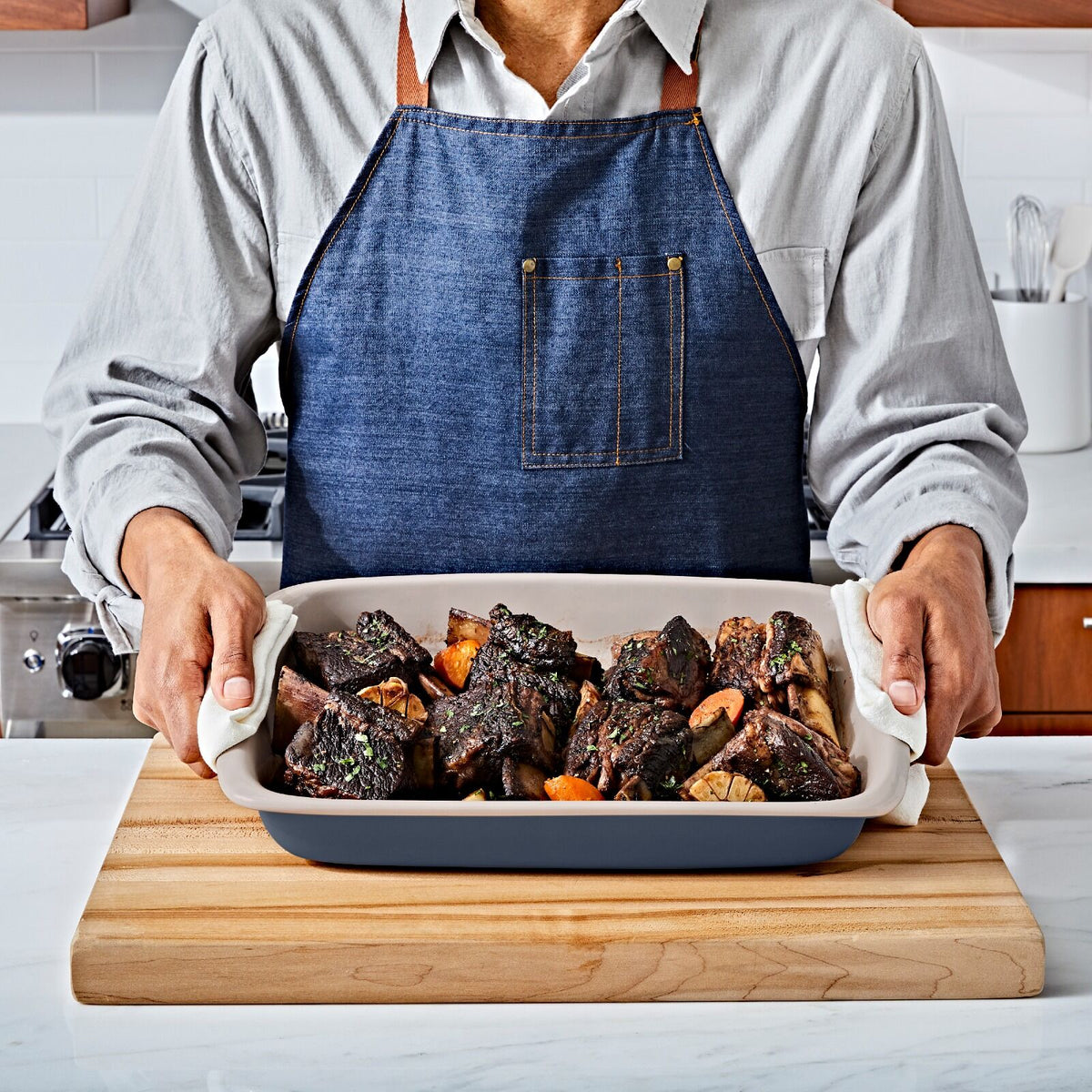 2-qt-square-stoneware-baking-dish-m6 11428700_32.jpg