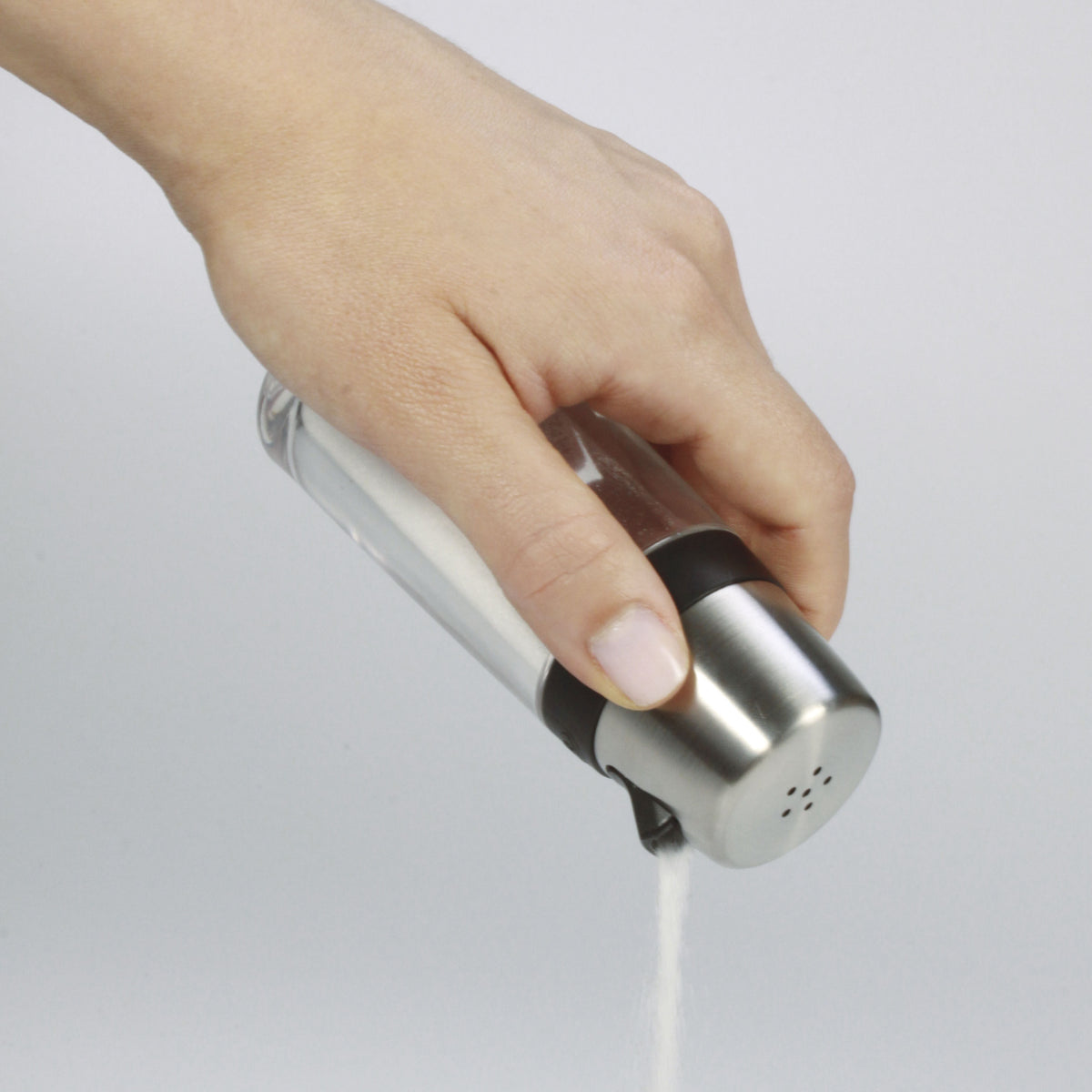 simple-salt-shaker-s8 1241980_salt_shaker_3.jpg