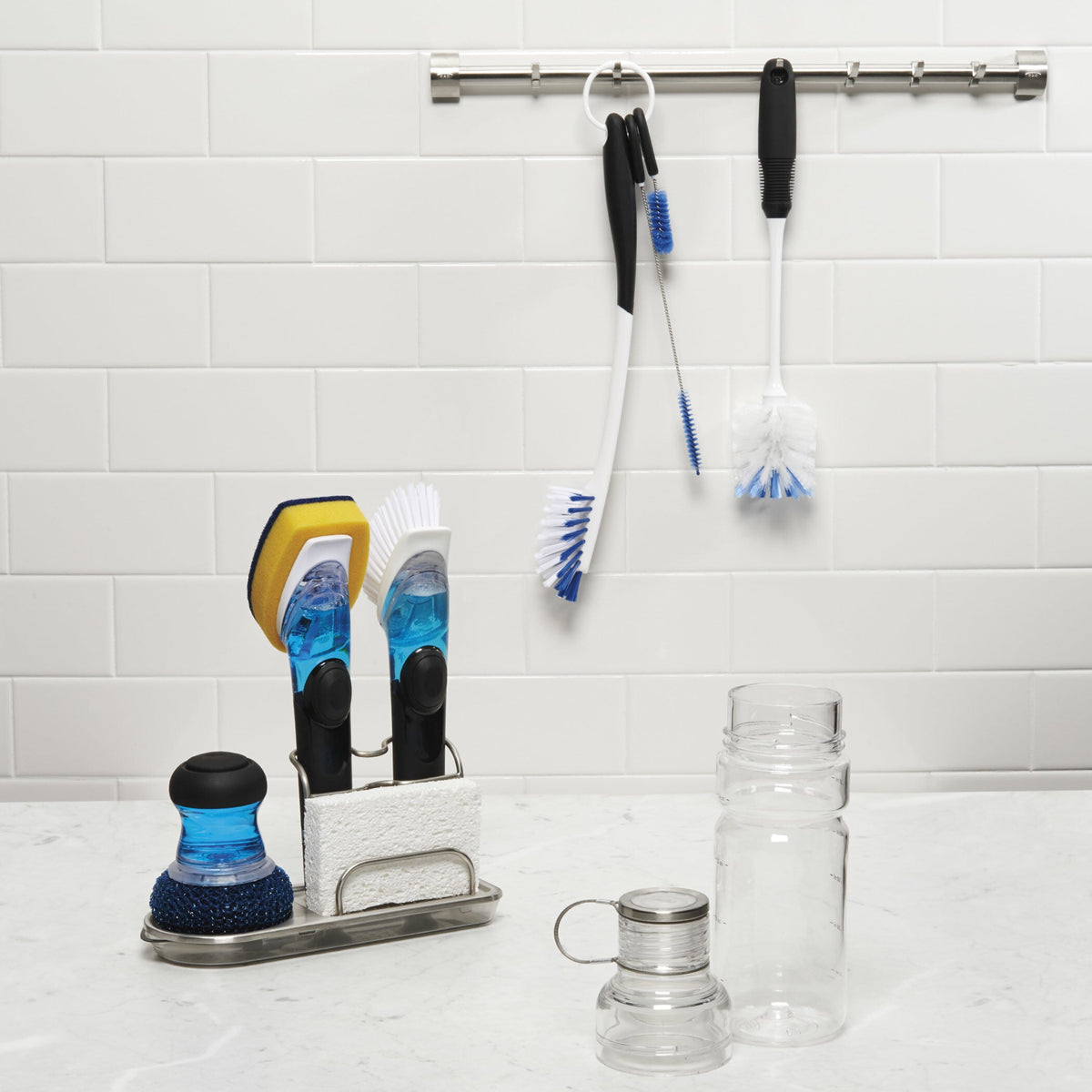 water-bottle-cleaning-set-q8 1329080_8_water_bottle_cleaning_set.jpg