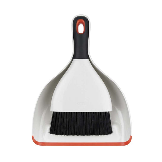 dustpan-and-brush-set-o1 1334480.jpg