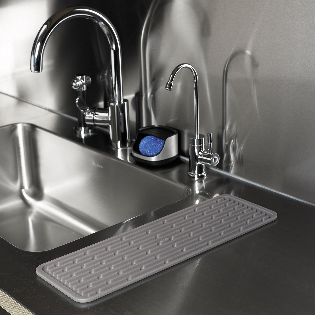 silicone-wine-glass-drying-mat-y5 1372100_6_silicone_wine_glass_drying_mat.jpg