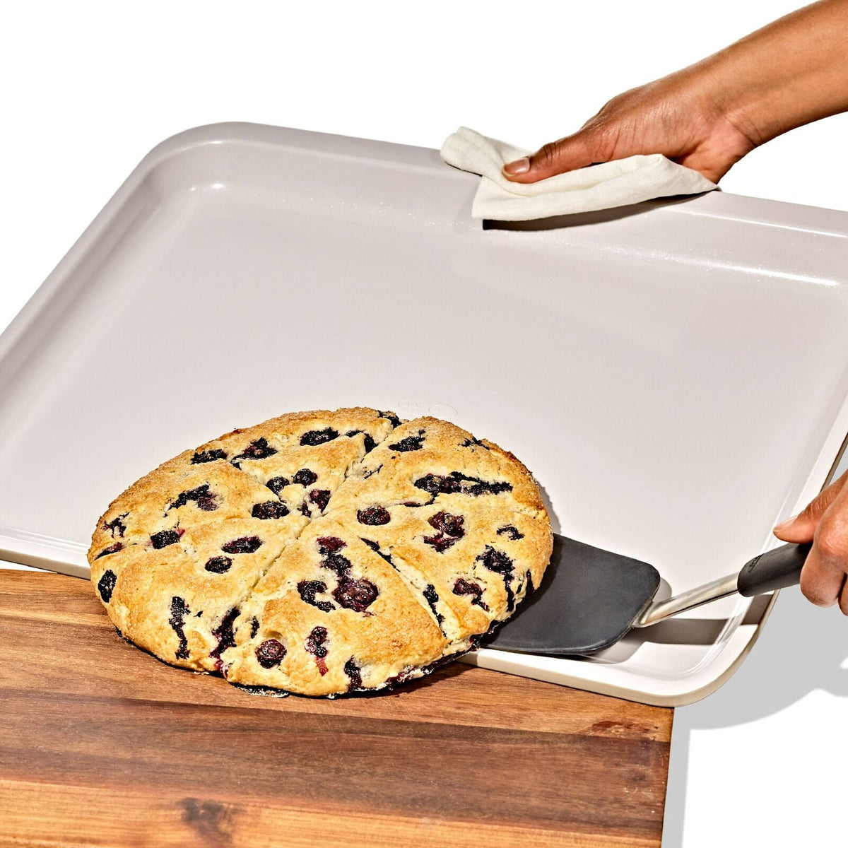 non-stick-pro-ceramic-coated-metal-bakeware-cookie-sheet-biscuit-z4 24123db9-ee95-4e4b-8882-81e452abcd2a.jpeg