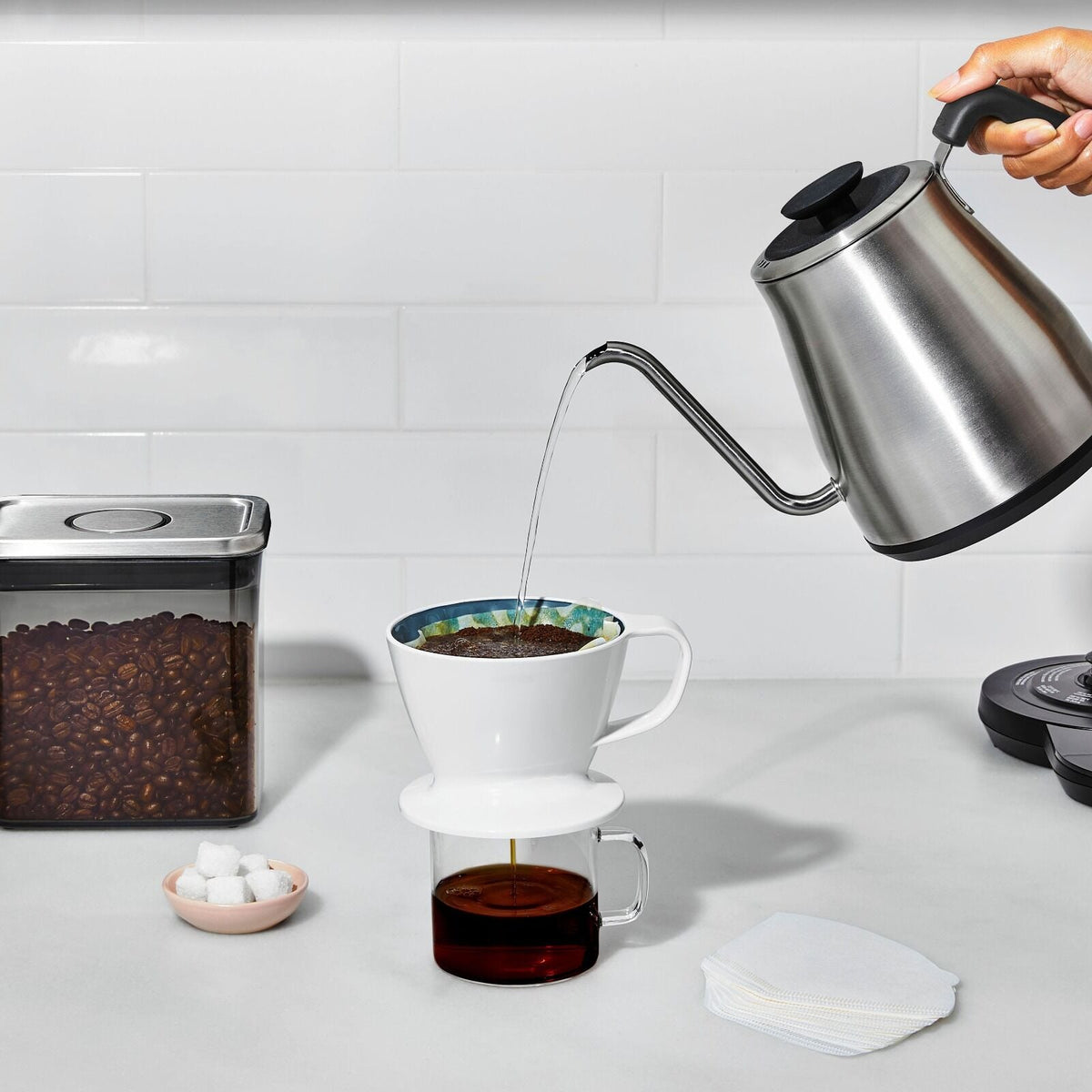 adjustable-temperature-pour-over-kettle-y4 brew_adjustabletemperaturekettle_8717100v2_06.jpg