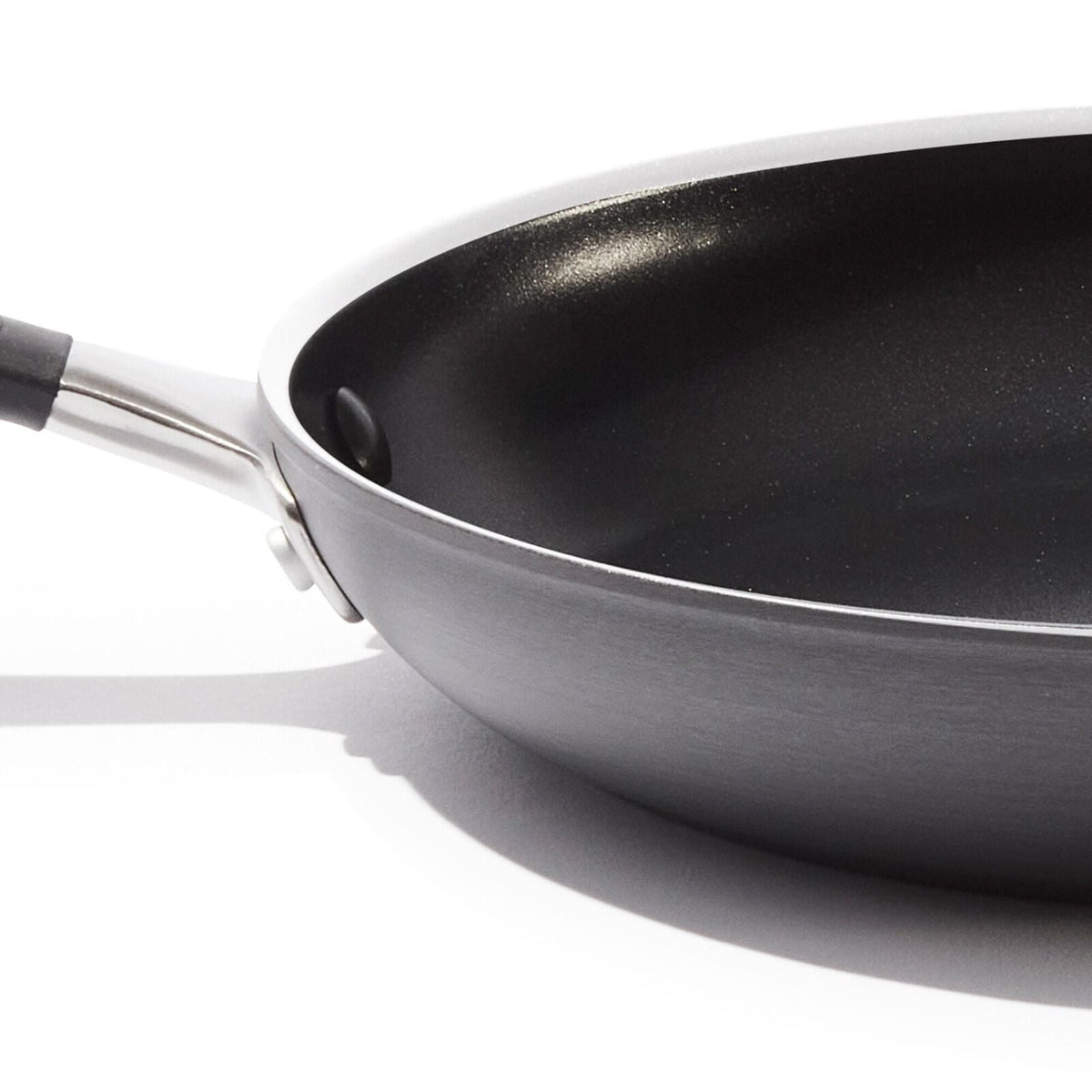 non-stick-pro-every-day-3-piece-frying-pan-set-g5 cc010474-001-oxo-non-stick-everyday-8-10-12-3-piece-open-frypan-set_pdp_07.jpg