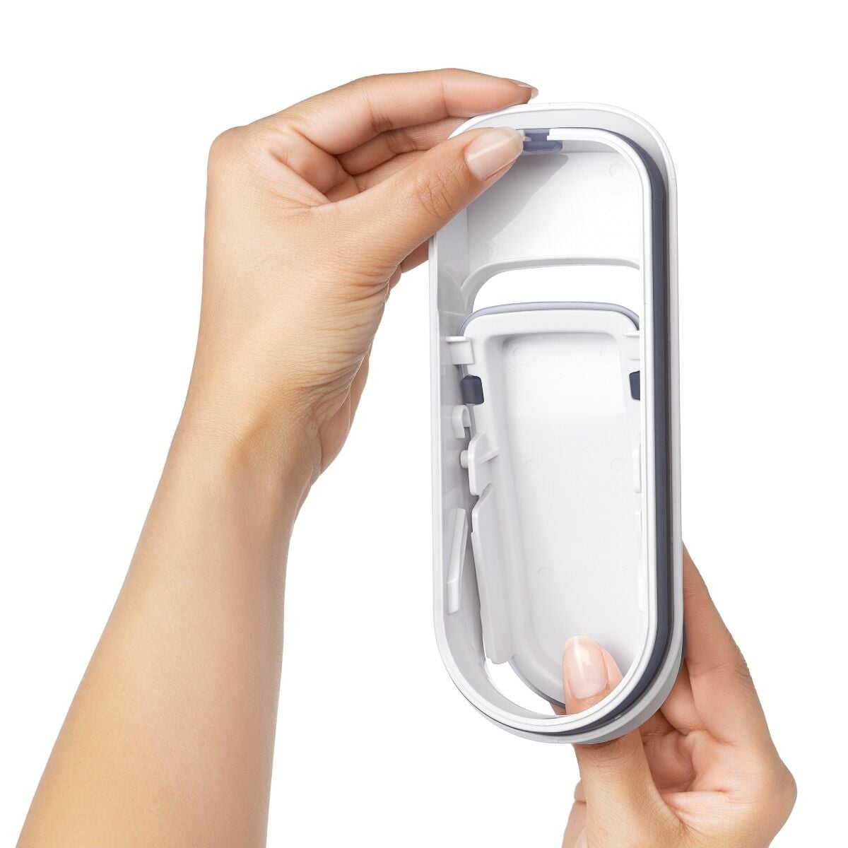 oxo-good-grips-all-purpose-dispenser-1-2-qt-b9 gg_11247400_4.jpg