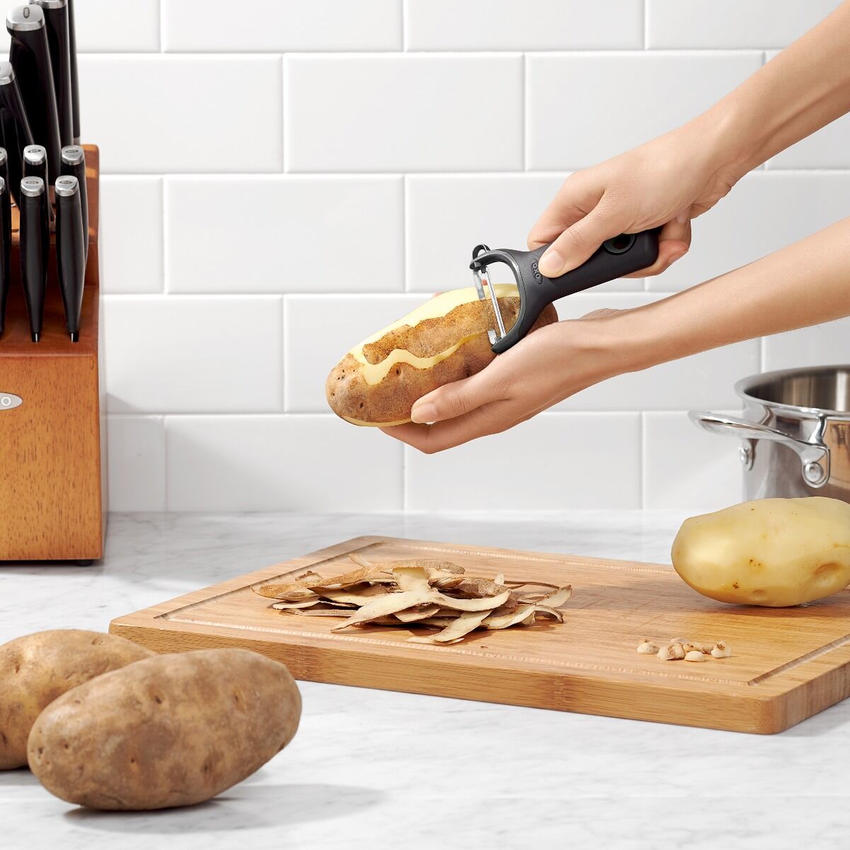 oxo-good-grips-prep-y-peeler-t5 gg_11258900-11244000-11244100_4_4.jpg