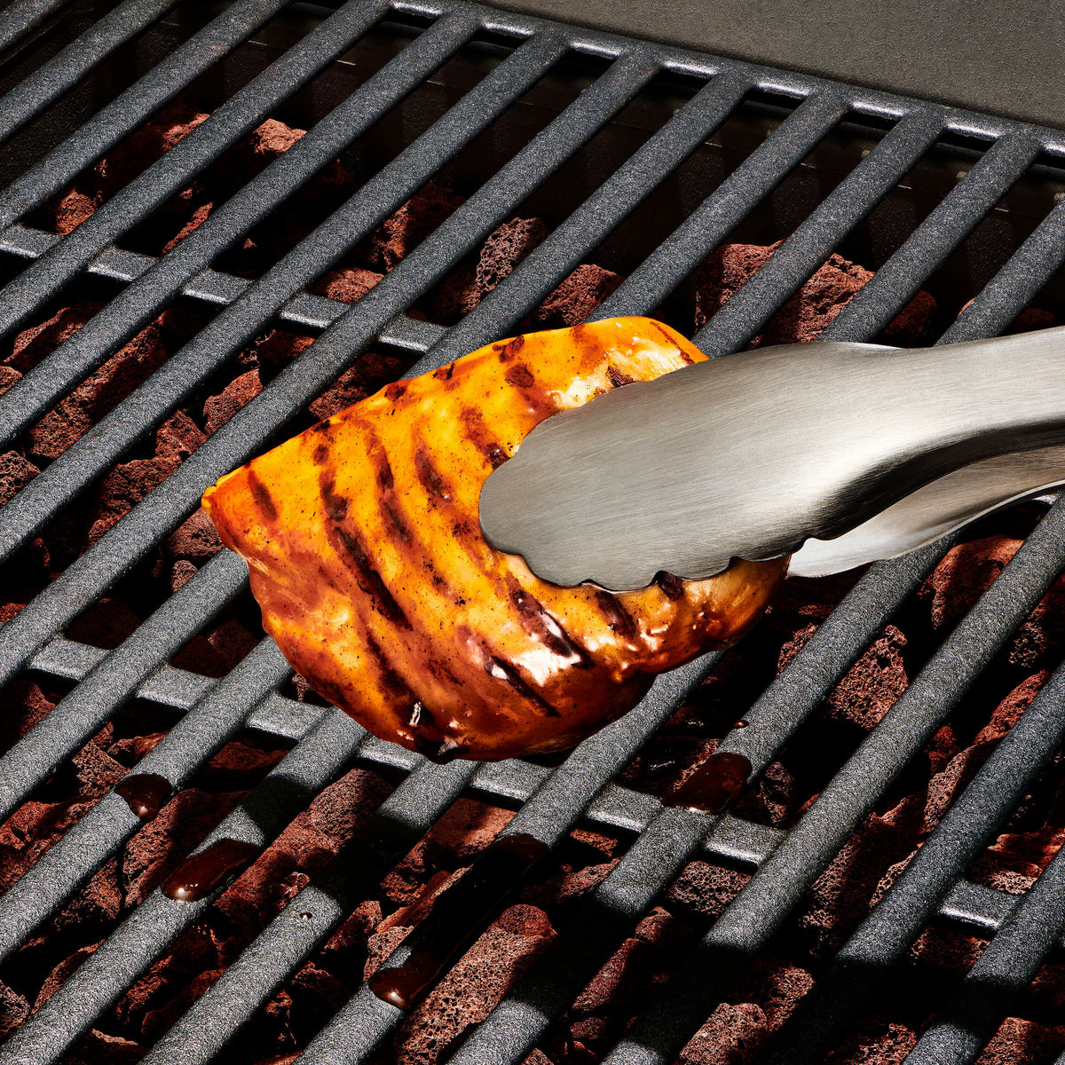 grilling-tongs-with-built-in-bottle-opener-v7 gg_11309000_052020_16_rgb_1_.jpg