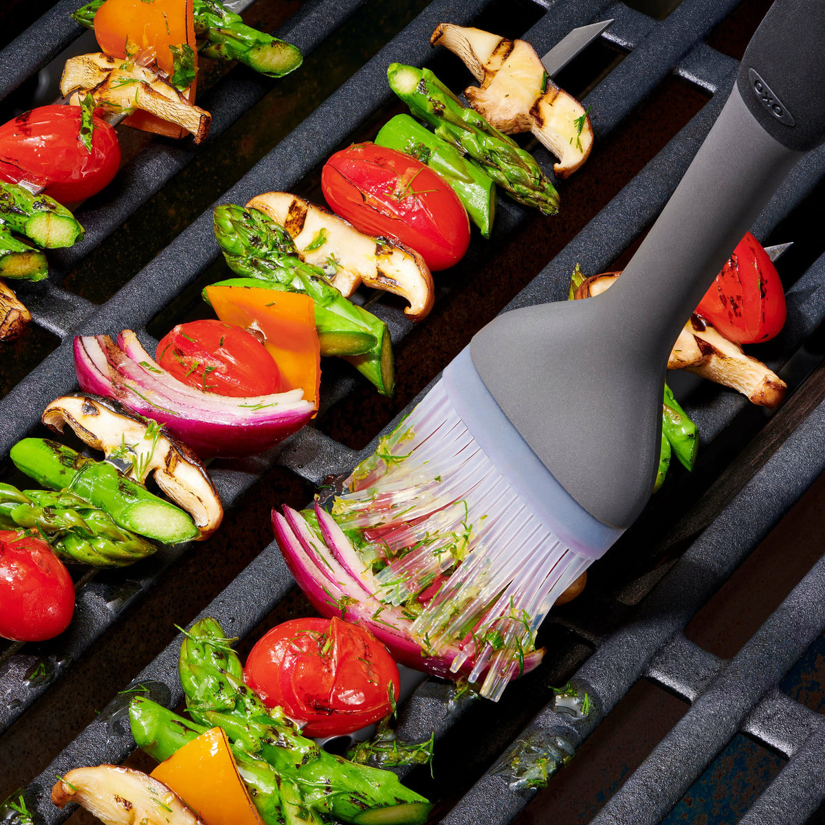 grilling-basting-brush-c9 gg_11309300_052020_10_rgb_1_.jpg