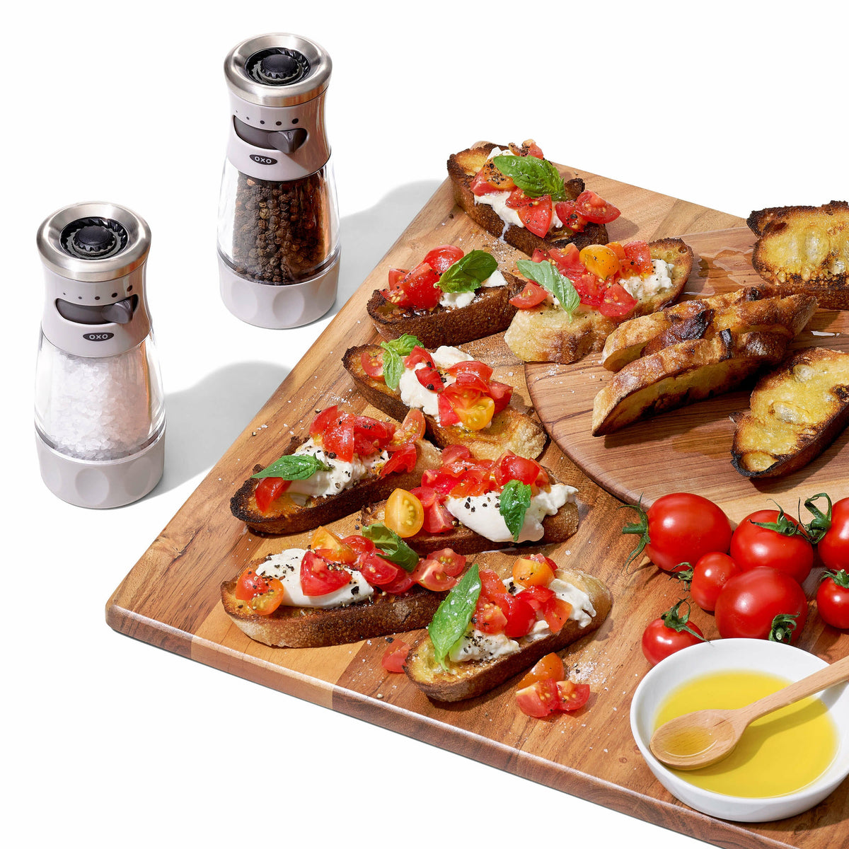 contoured-mess-free-pepper-grinder-c6 gg_11312500_9a_w_rgb_1_.jpg