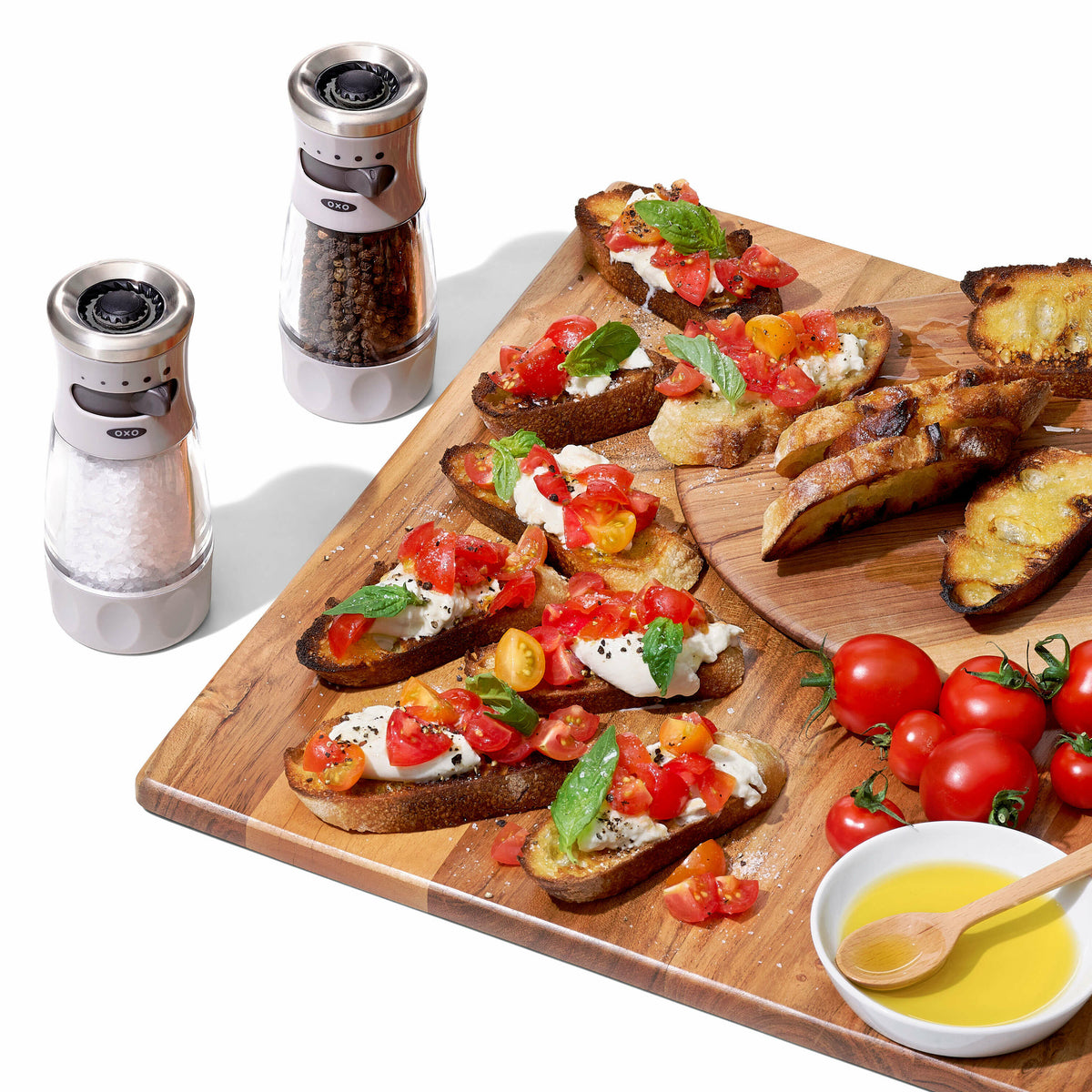 contoured-mess-free-salt-grinder-x7 gg_11312500_9a_w_rgb_1__1.jpg