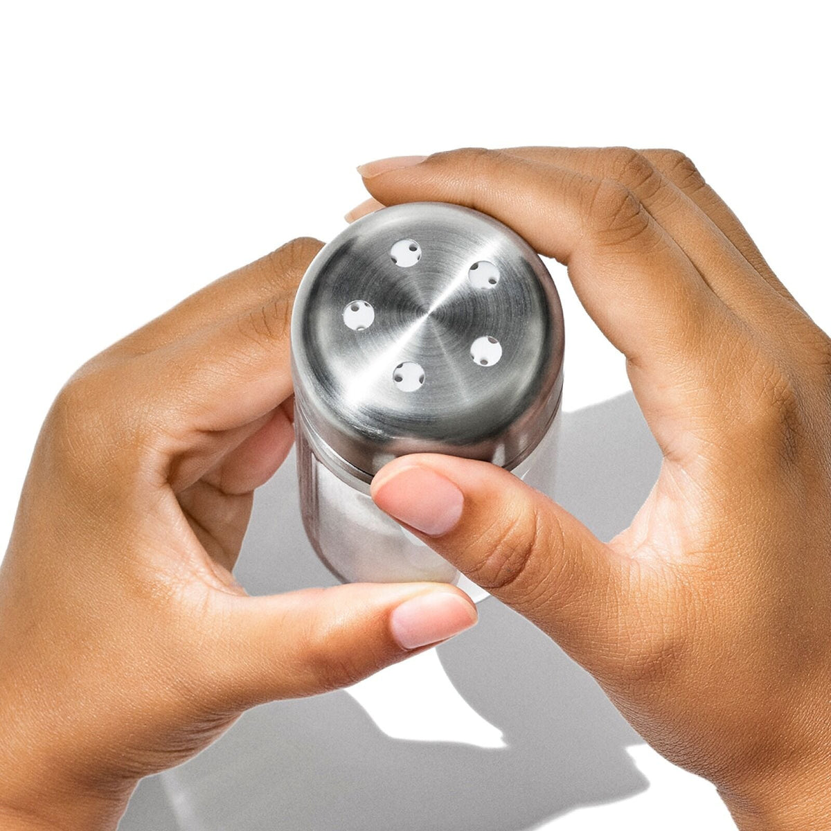 glass-adjustable-shaker-set-u3 gg_11312600_adjustablesaltandpeppershakers_pdp_04.jpeg