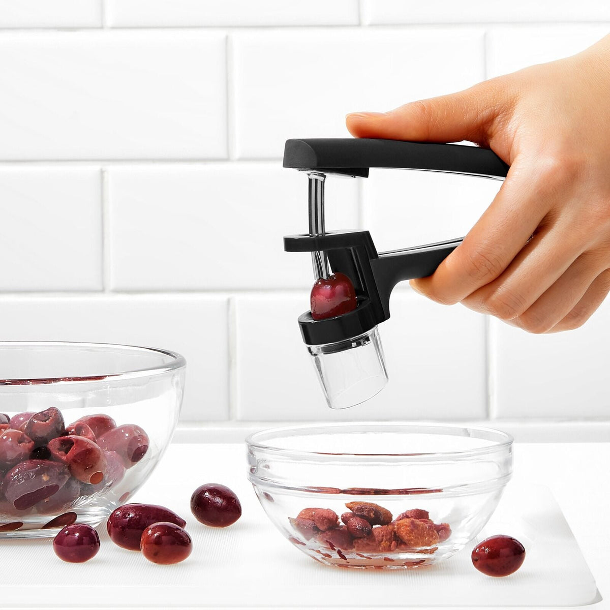 cherry-and-olive-pitter-black-l5 gg_11316300_8a.jpg