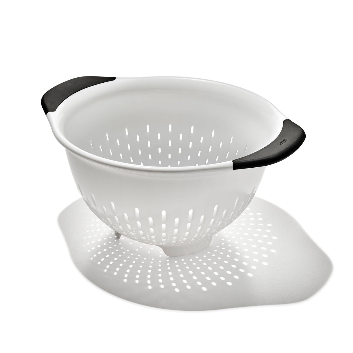 plastic-colander-c6 gg_11331000_plasticcolander3qt_apdp_00_main.jpg