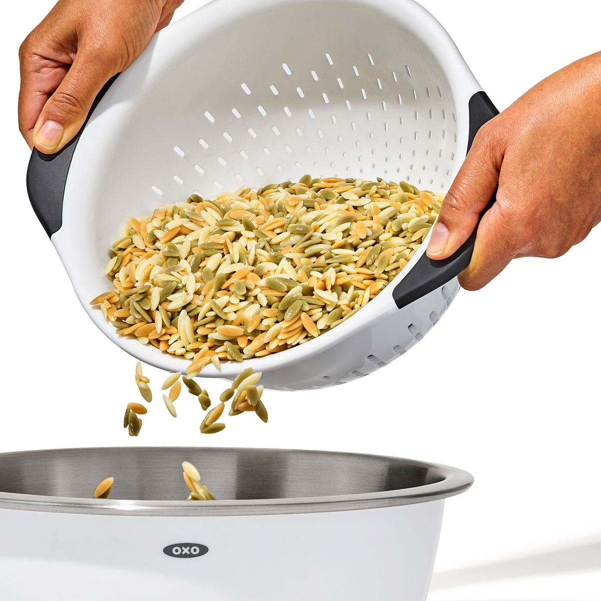 plastic-colander-c6 gg_11331000_plasticcolander3qt_pdp_02.jpg