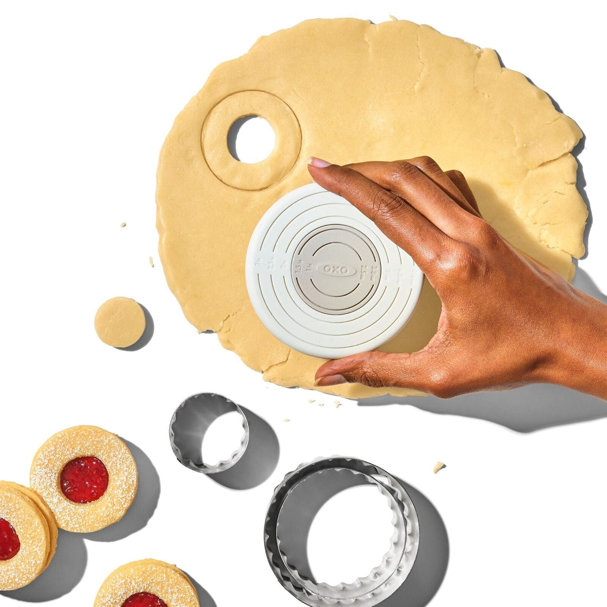 double-sided-cookie-and-biscuit-cutter-b2 gg_11360600_cookiecutterset_pdp_04.jpg