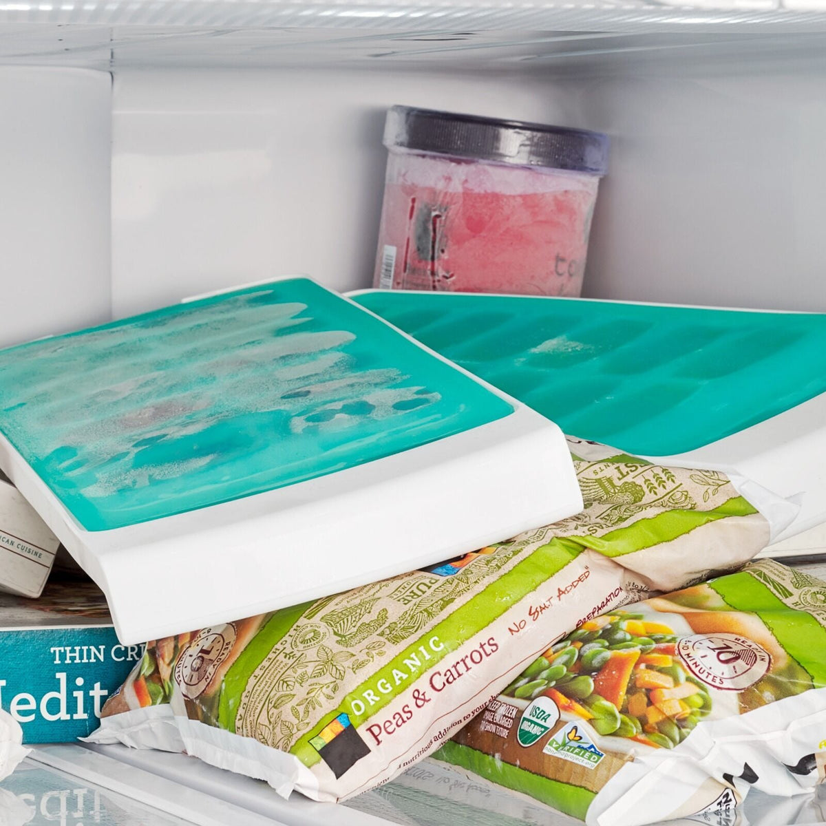 no-spill-ice-cube-tray-2-pack-u9 gg_11362000_nospillicecubetray2pk_pdp_02.jpg