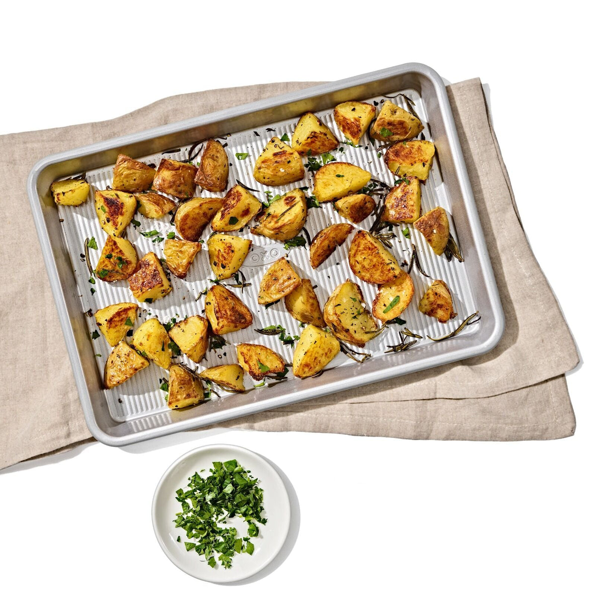 non-stick-pro-clear-coated-quarter-sheet-pan-k2 gg_11434900_quarter-sheet-pan_pdp_01.jpeg