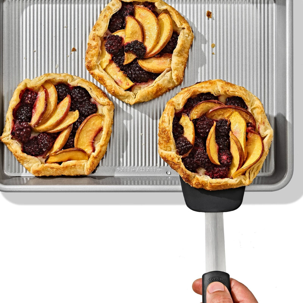 non-stick-pro-clear-coated-quarter-sheet-pan-k2 gg_11434900_quarter-sheet-pan_pdp_02.jpeg