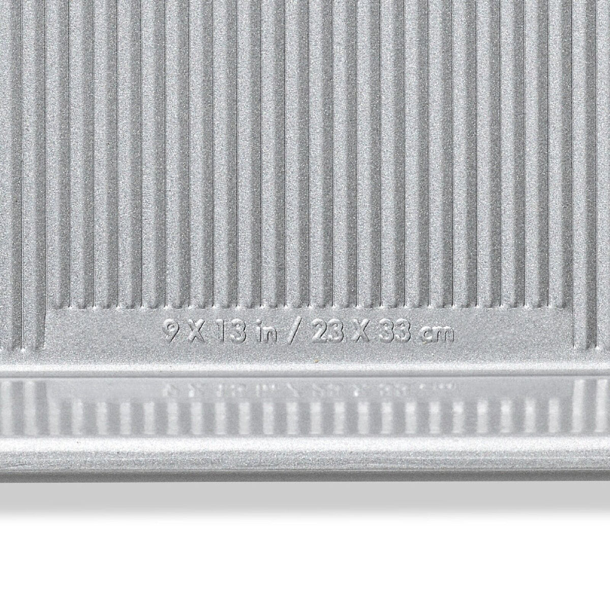 non-stick-pro-clear-coated-quarter-sheet-pan-k2 gg_11434900_quarter-sheet-pan_pdp_05.jpeg
