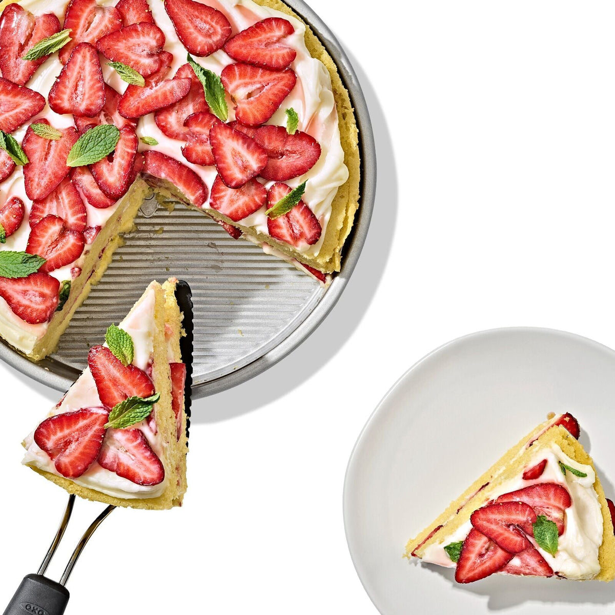 non-stick-pro-clear-coated-9in-round-cake-pan-o9 gg_11435100_9in-round-cake-pan_pdp_02.jpeg