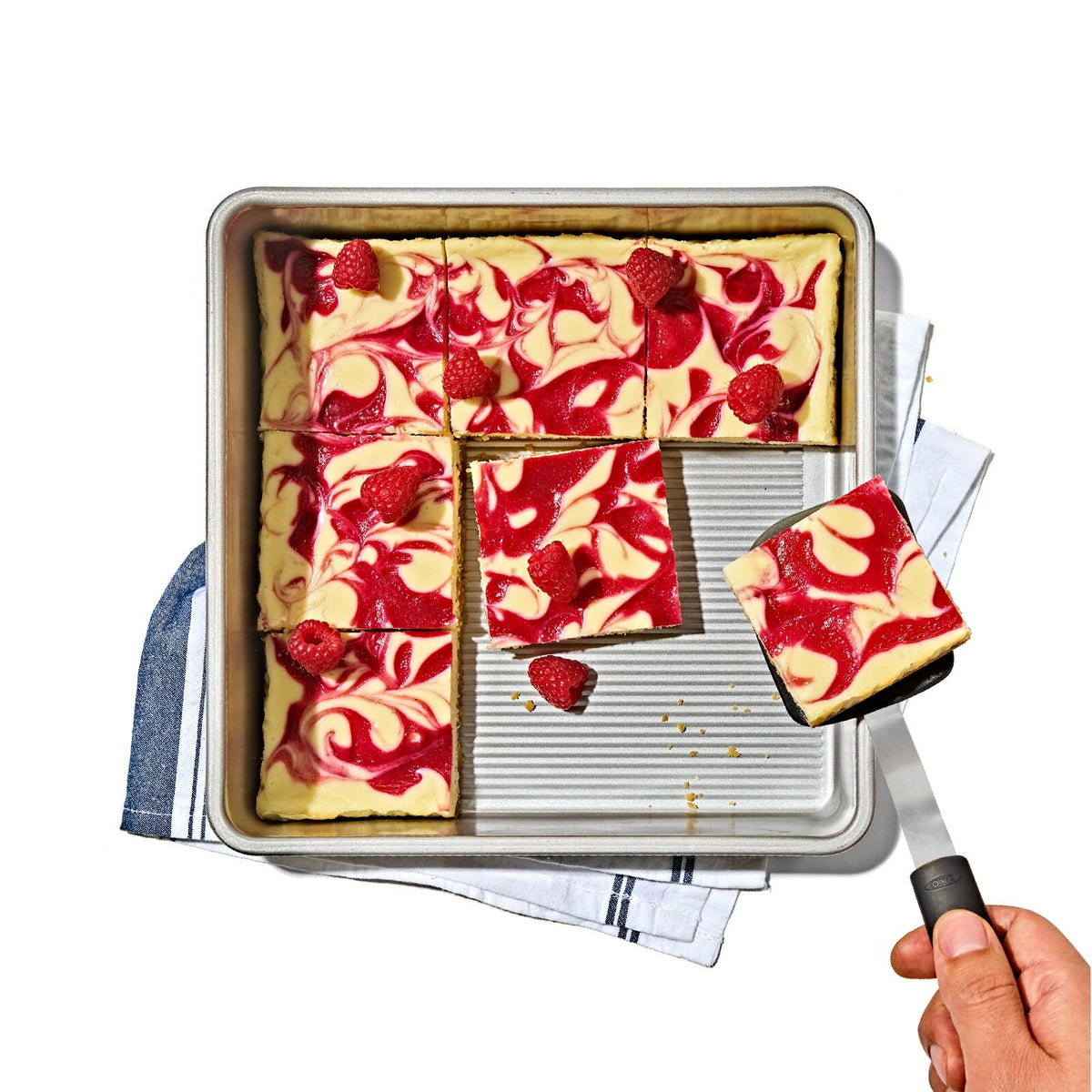 nonstick-pro-clear-coated-9in-square-cake-pan-j1 gg_11435200_9in-square-cake-pan_pdp_02.jpeg