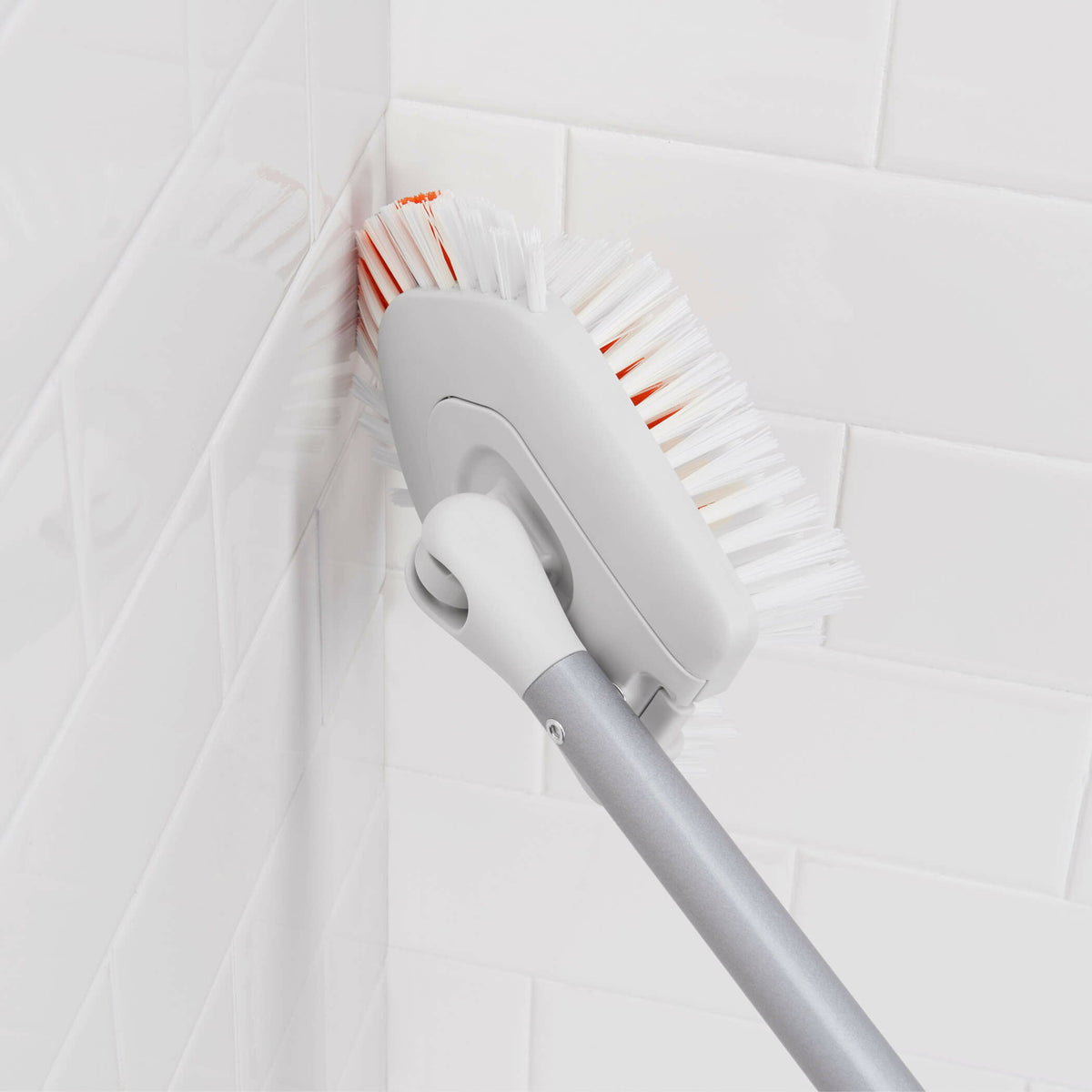 extendable-tub-and-tile-brush-j9 gg_12166000_7_1_.jpg