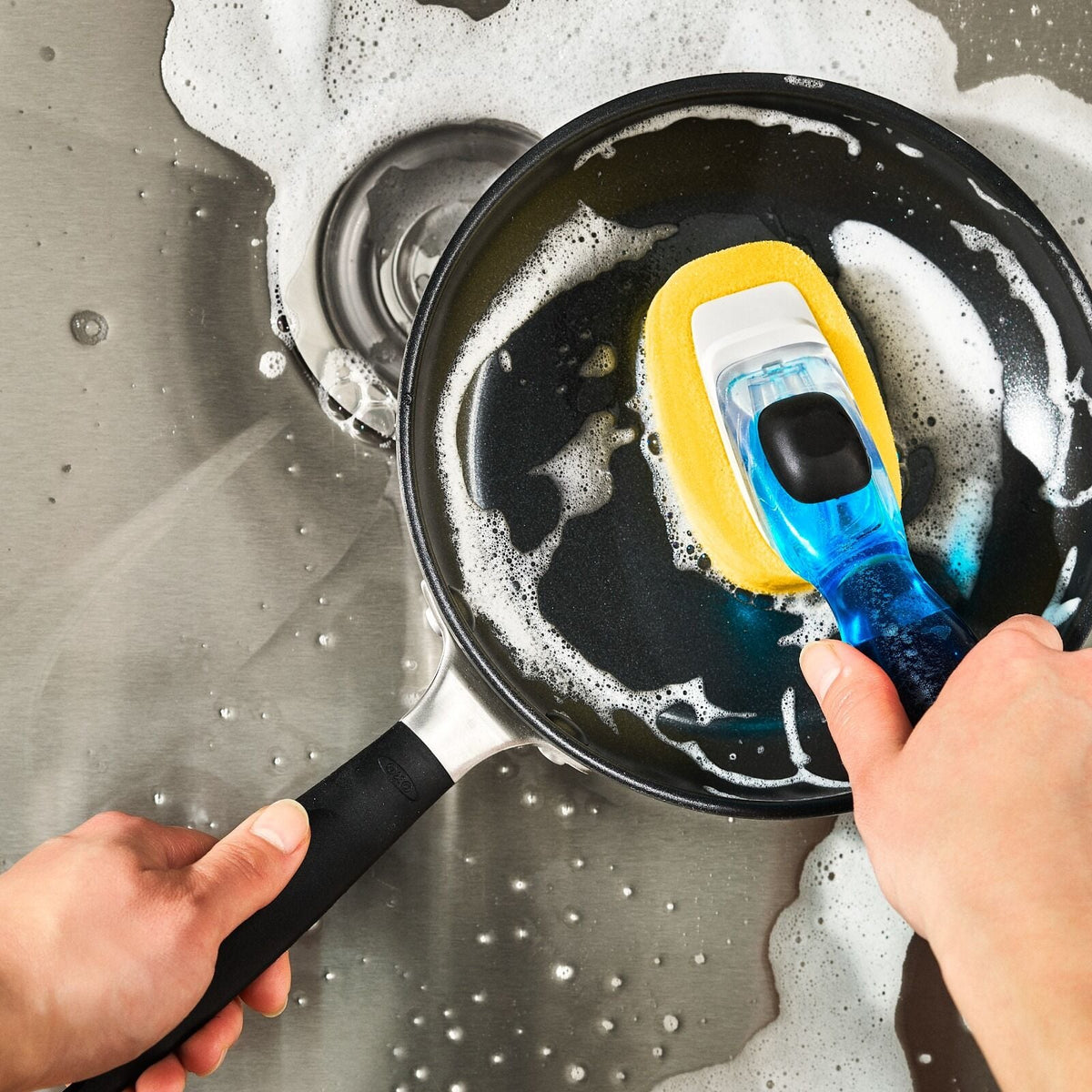 soap-dispensing-dish-sponge-z4 gg_12361300_soapdispensingdishsponge_pdp_02.jpg