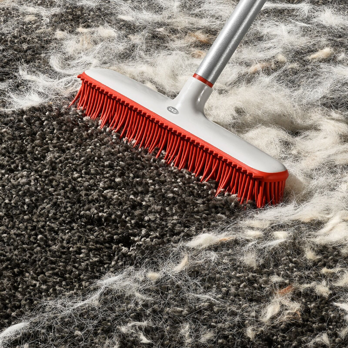 oxo-good-grips-fur-broom-b2 gg_12423000_fur-broom-compact_pdp_02.jpeg