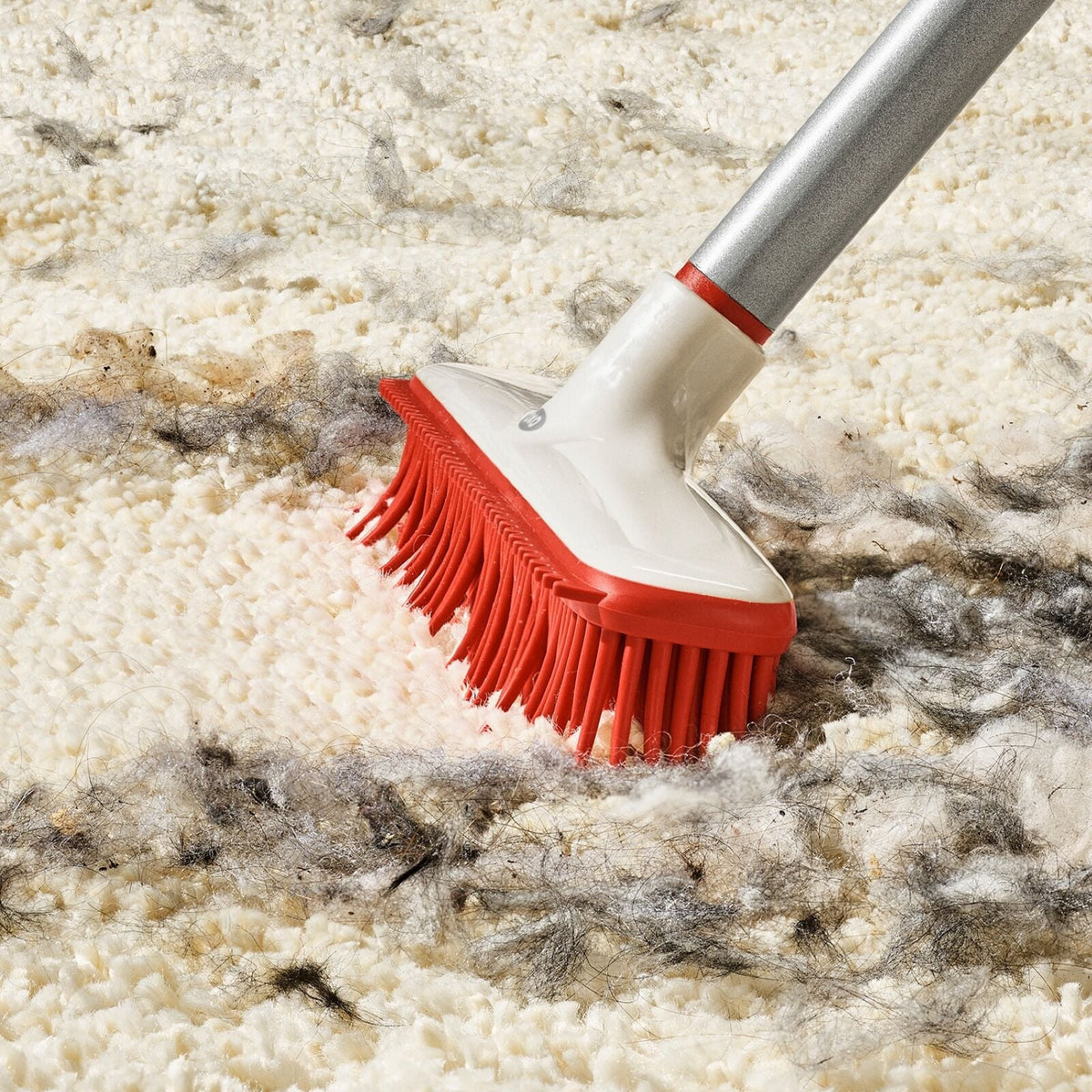 oxo-good-grips-fur-broom-b2 gg_12423000_fur-broom-compact_pdp_05.jpeg