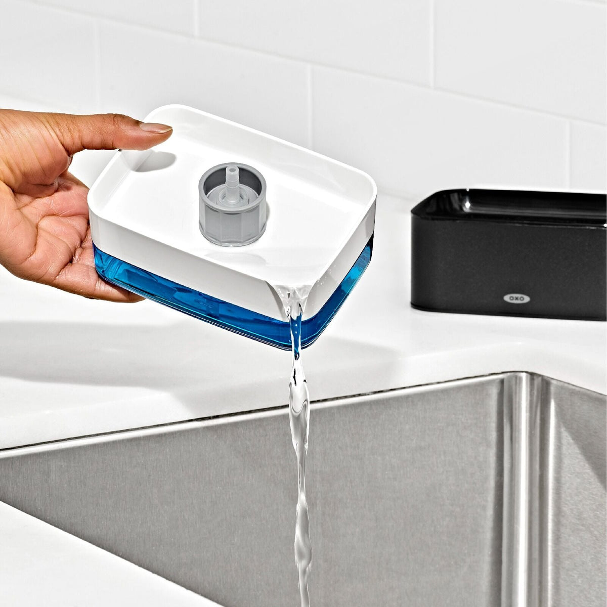 soap-dispensing-sponge-holder-e9 gg_12426800_soap-dispensing-sponge-holder_pdp_06.jpeg
