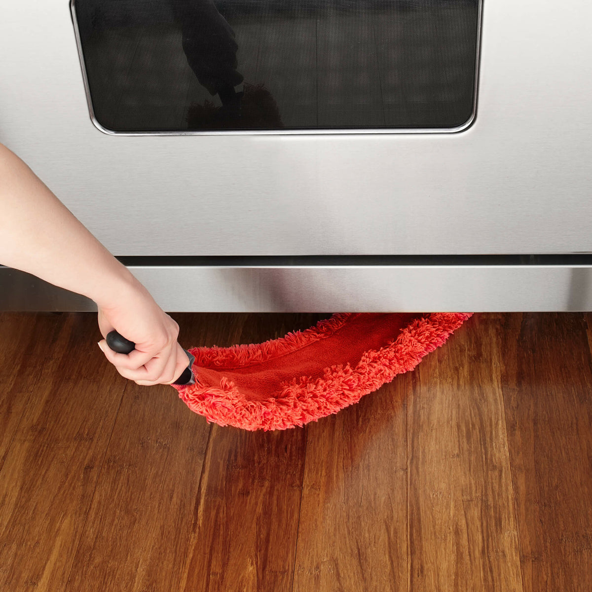 microfiber-under-appliance-duster-t4 gg_1245400_4b_1_.jpg