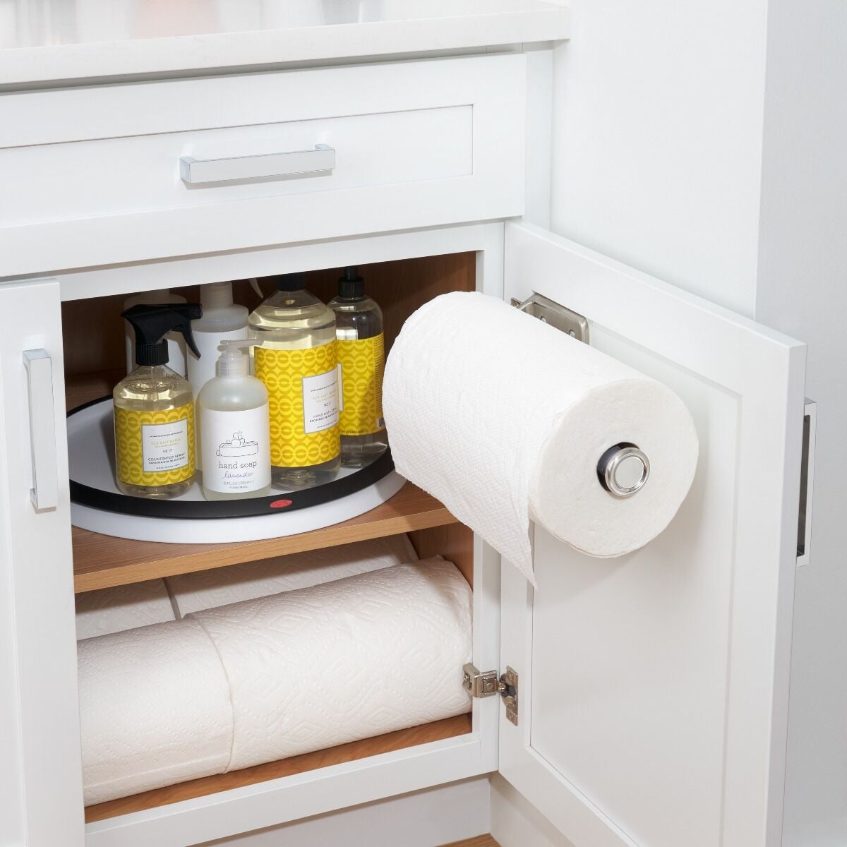 steady-mounted-paper-towel-holder-o6 gg_13245200_9c.jpg
