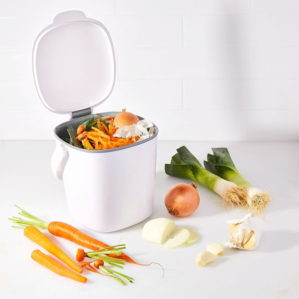 easy-clean-compost-bin-0-75-gal-w3 gg_13295800_9b_3.jpg