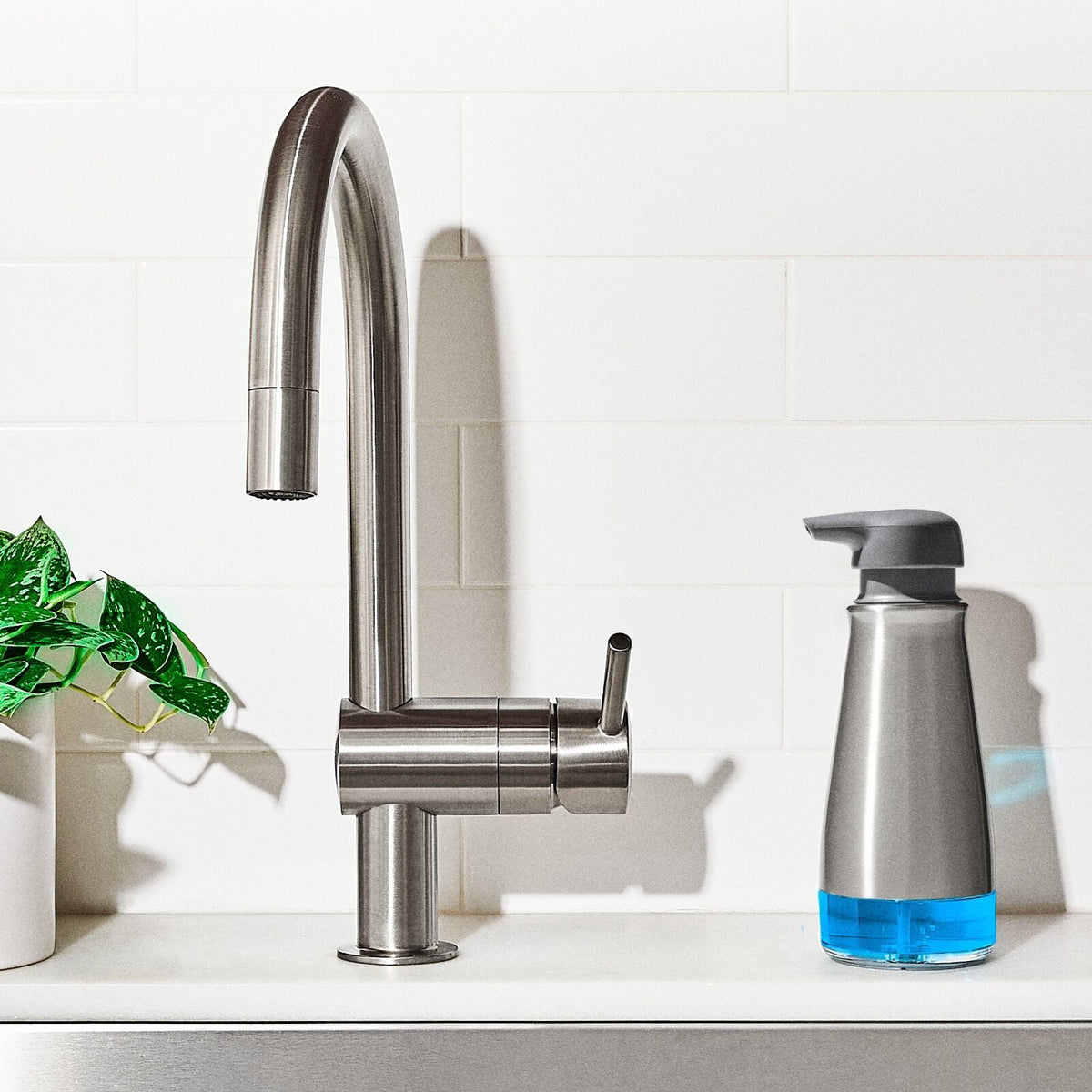 stainless-steel-foaming-soap-dispenser-o9 gg_13331100_ss_foaming_soap_dispenser_pdp_05.jpg