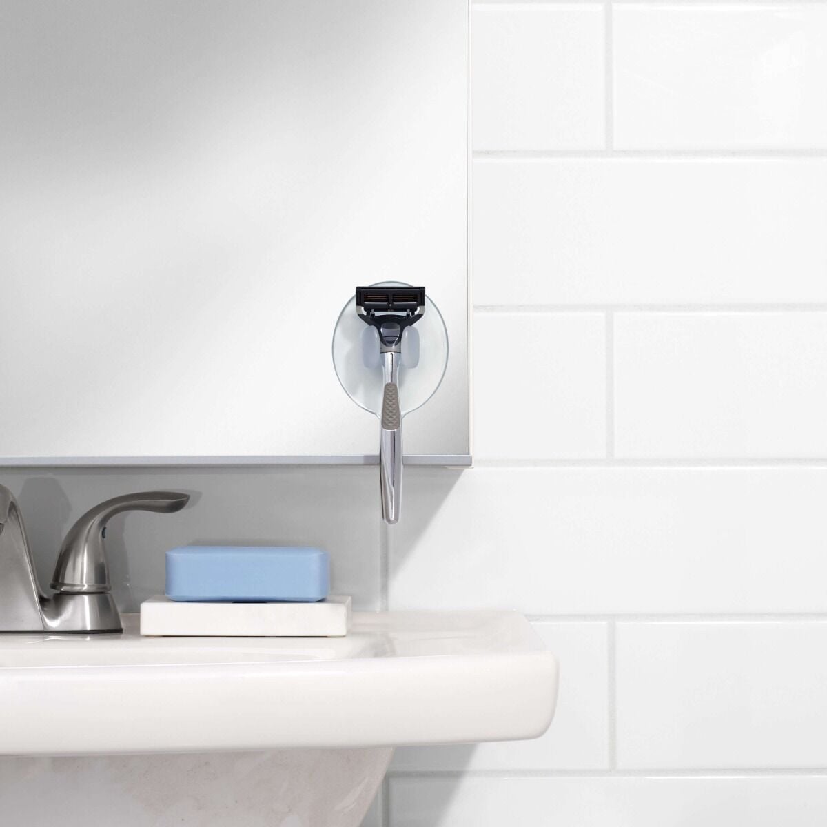 suction-razor-holder-i7 gg_1377400_9c_1_.jpg