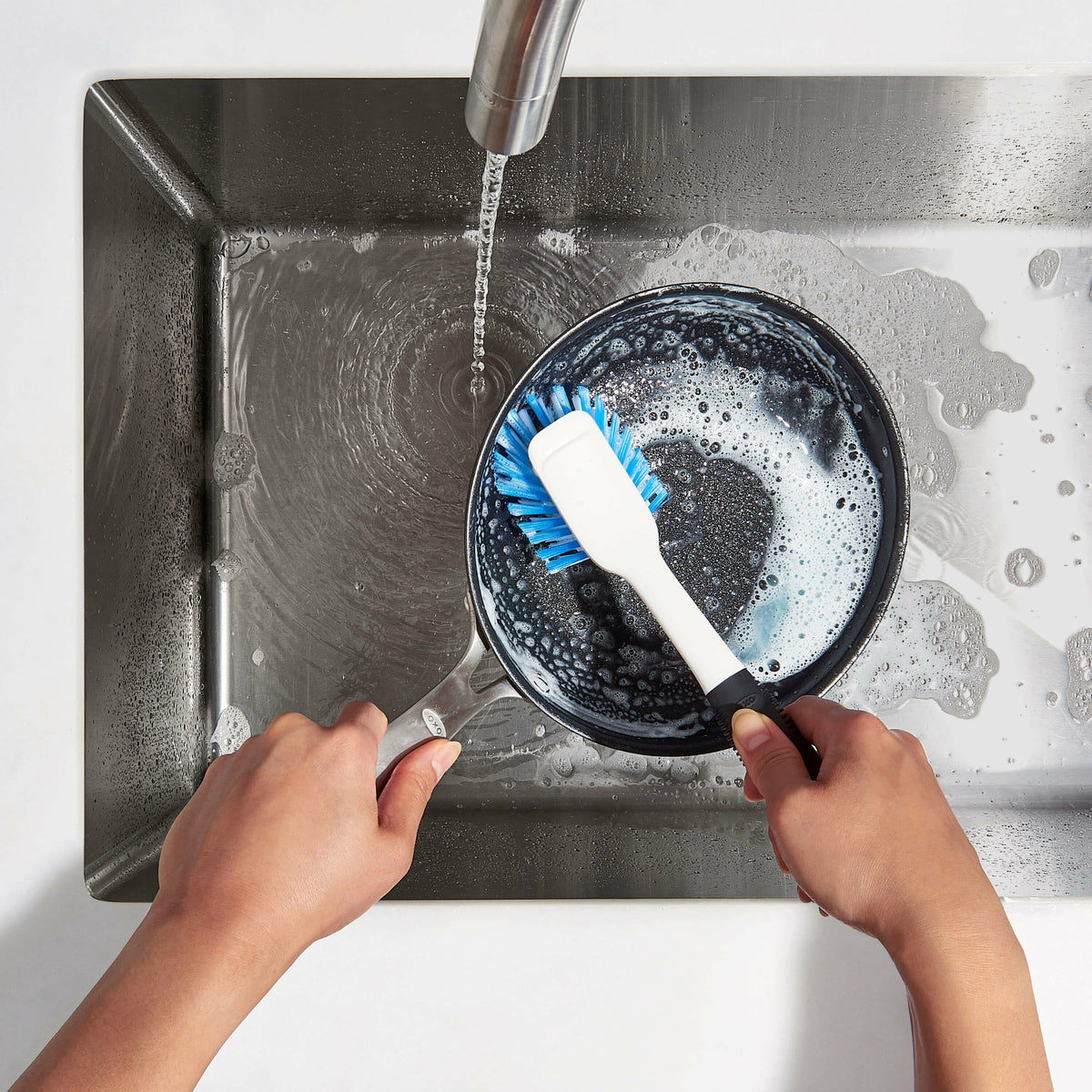 dish-brush-with-scraper-s0 gg_21691_4_1_.jpg