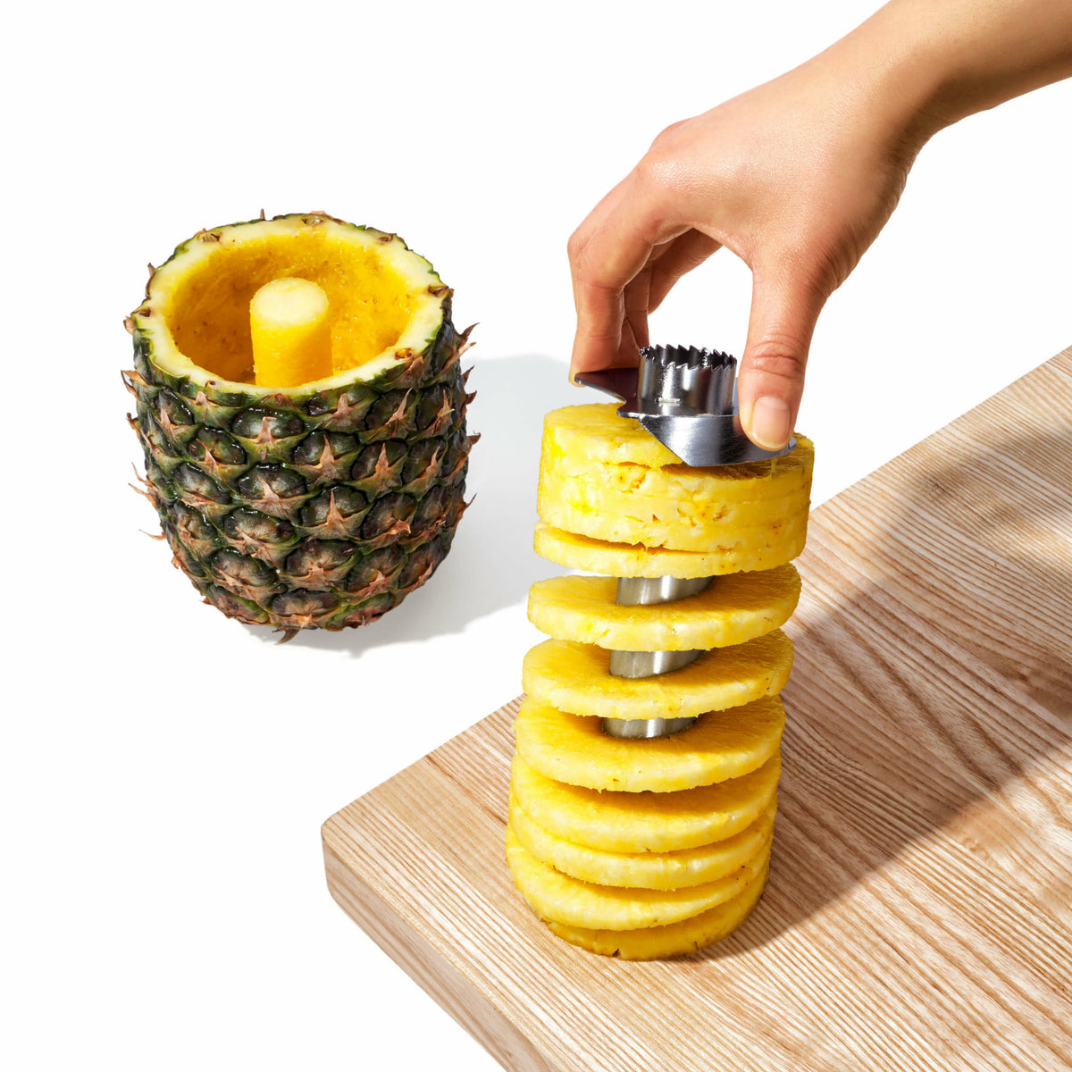 stainless-steel-pineapple-slicer-p2 gg_3108300_4c_1_.jpg