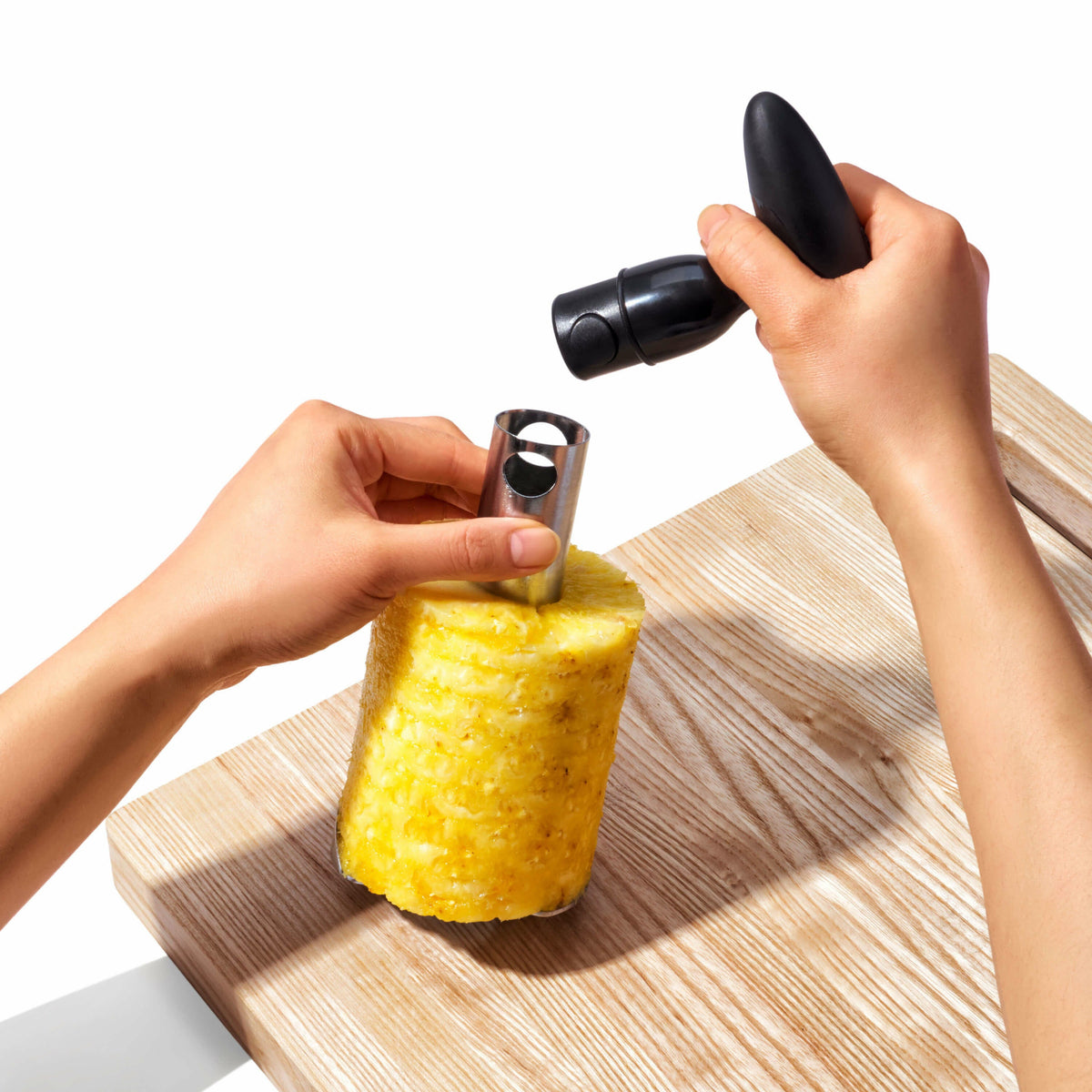 stainless-steel-pineapple-slicer-p2 gg_3108300_4d_1_.jpg