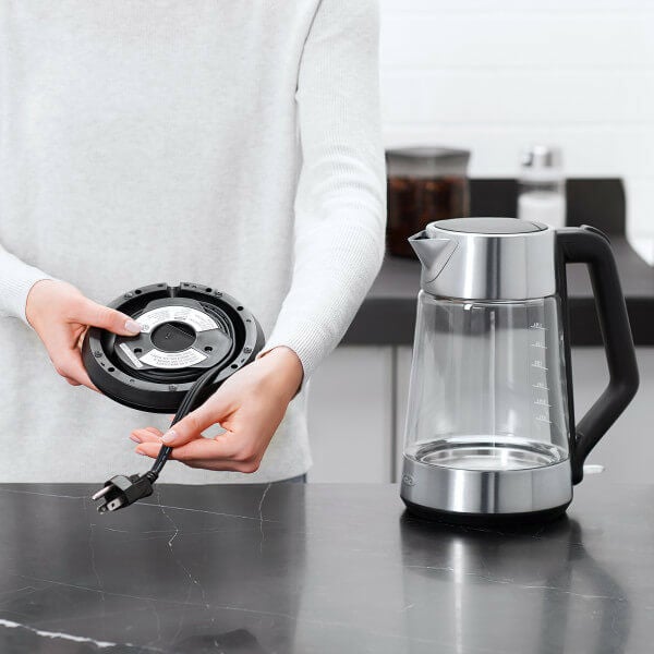 cordless-glass-electric-kettle-m9 lifestyle3.jpg