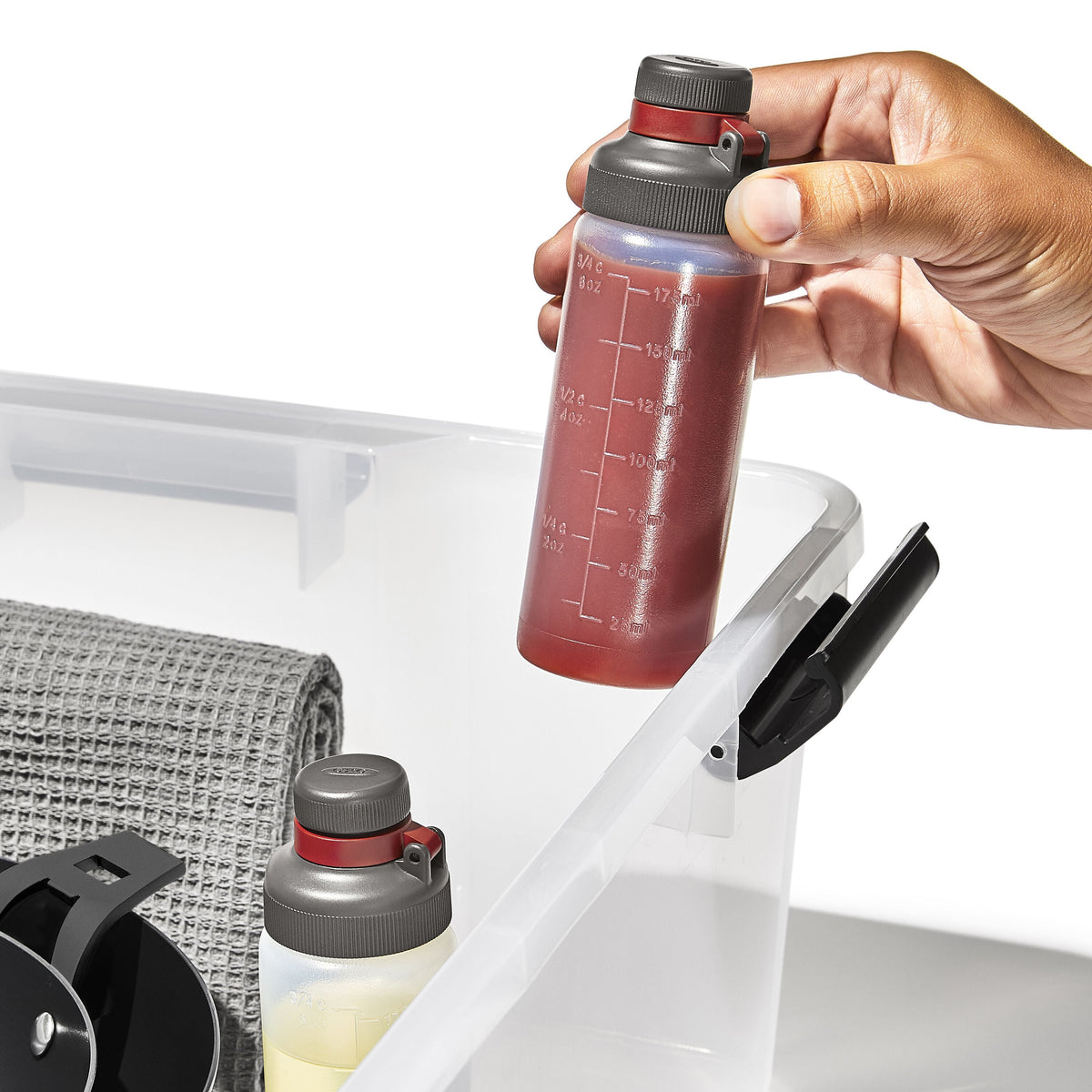 oxo-outdoor-leakproof-squeeze-bottle-set-w0 od_9109200_071921_91_rgb.jpg