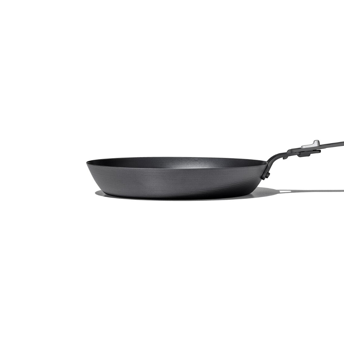 carbon-steel-with-removable-handle-10in-pan-b0 od__2059640001__10incarbonsteelpan_70_rgb.jpg