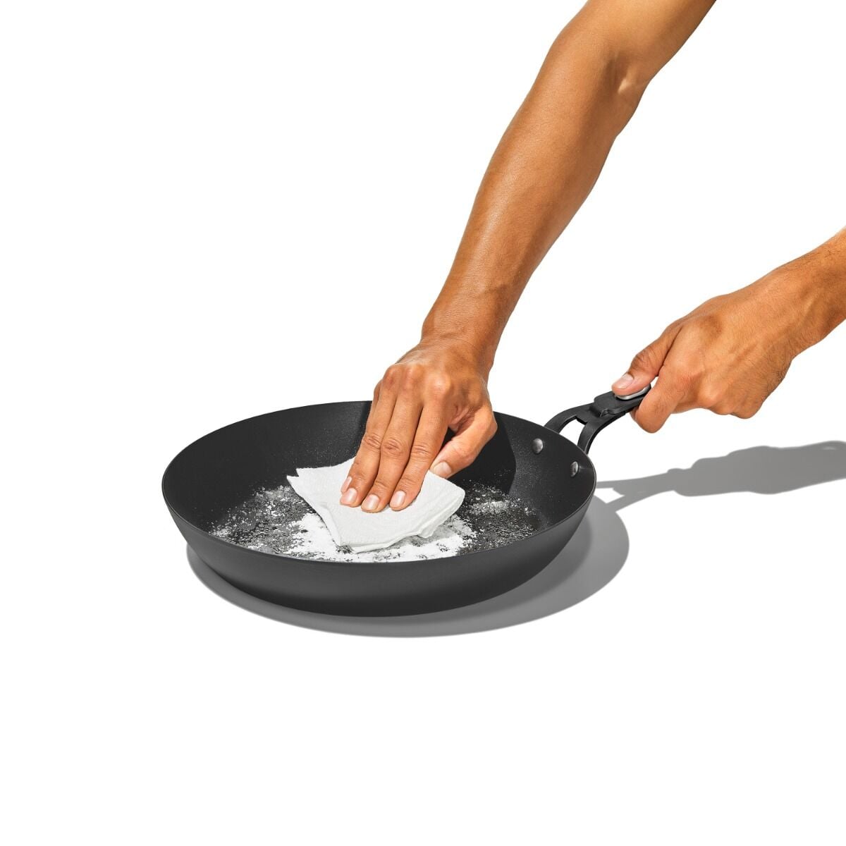 carbon-steel-with-removable-handle-10in-pan-b0 od__2059640001__10incarbonsteelpan_79_p_04_rgb.jpg