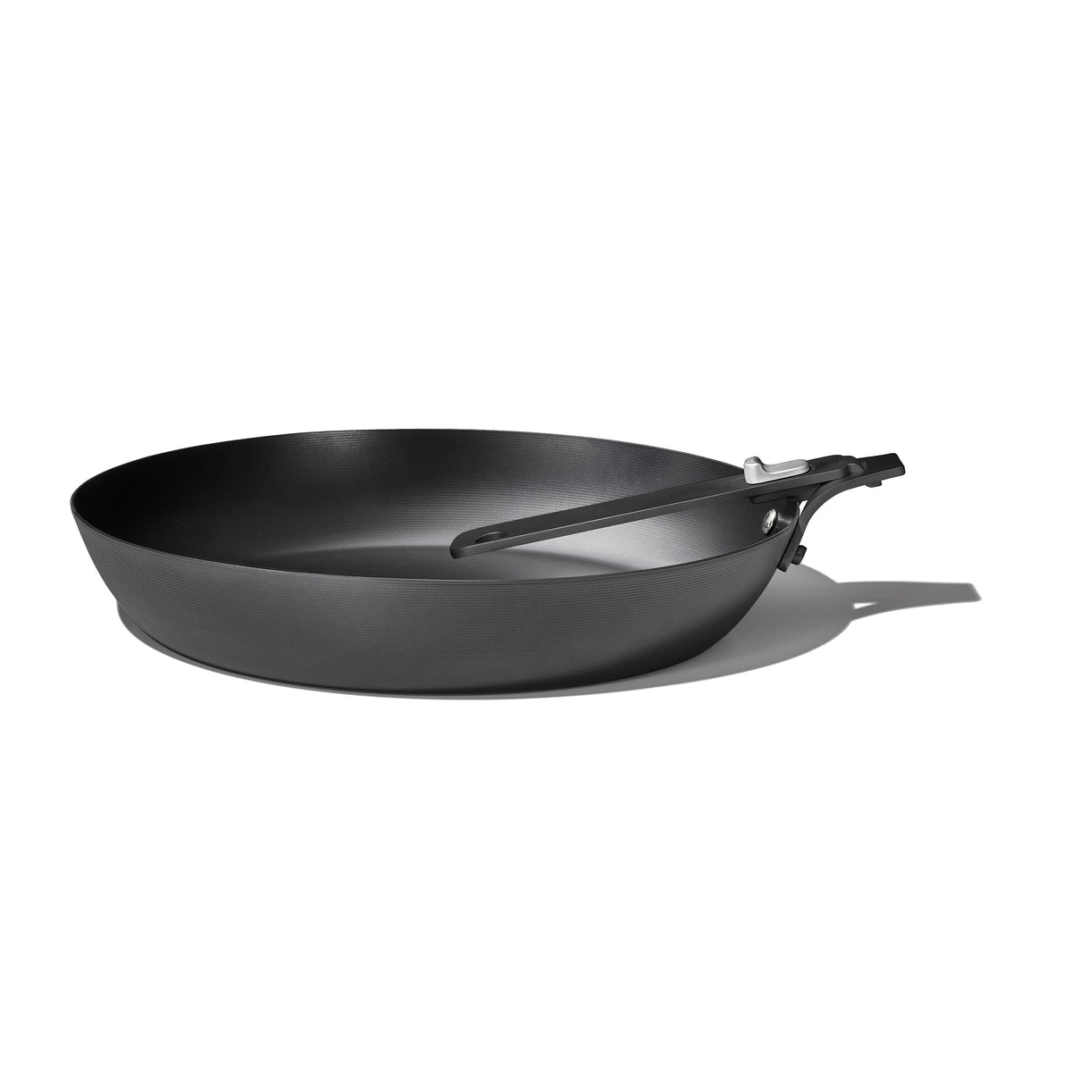 outdoor-12-inch-carbon-steel-pan-with-removable-handle-o3 od__2059650001_12incarbonsteelpan_60_rgb.jpg
