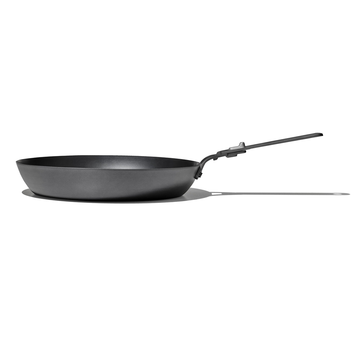 outdoor-12-inch-carbon-steel-pan-with-removable-handle-o3 od__2059650001_12incarbonsteelpan_63_rgb.jpg